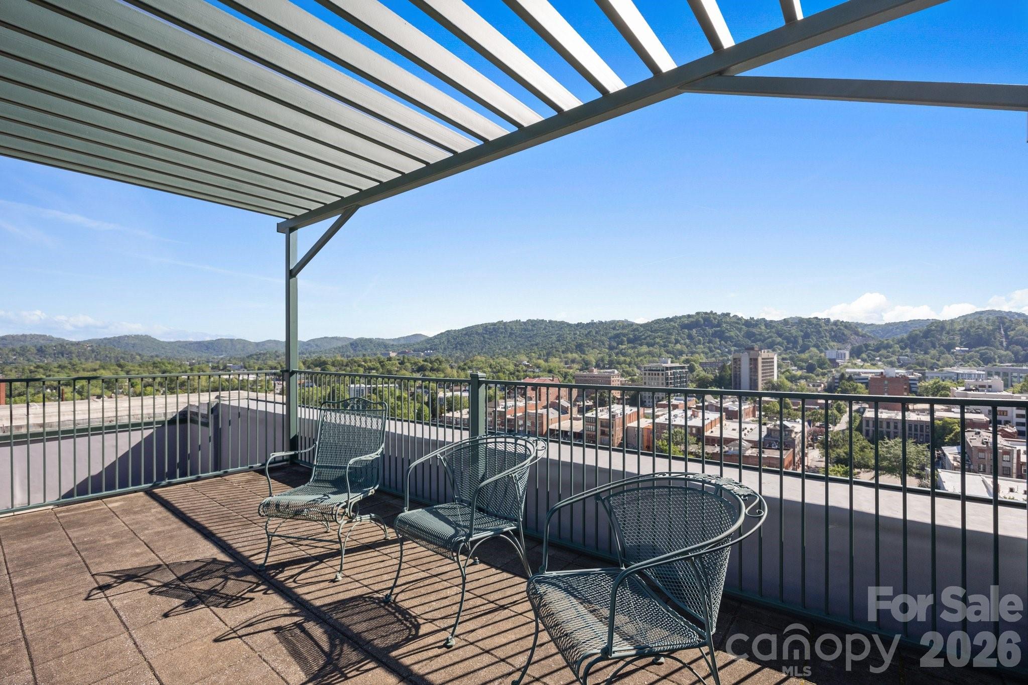 84 W Walnut Street Unit: 405