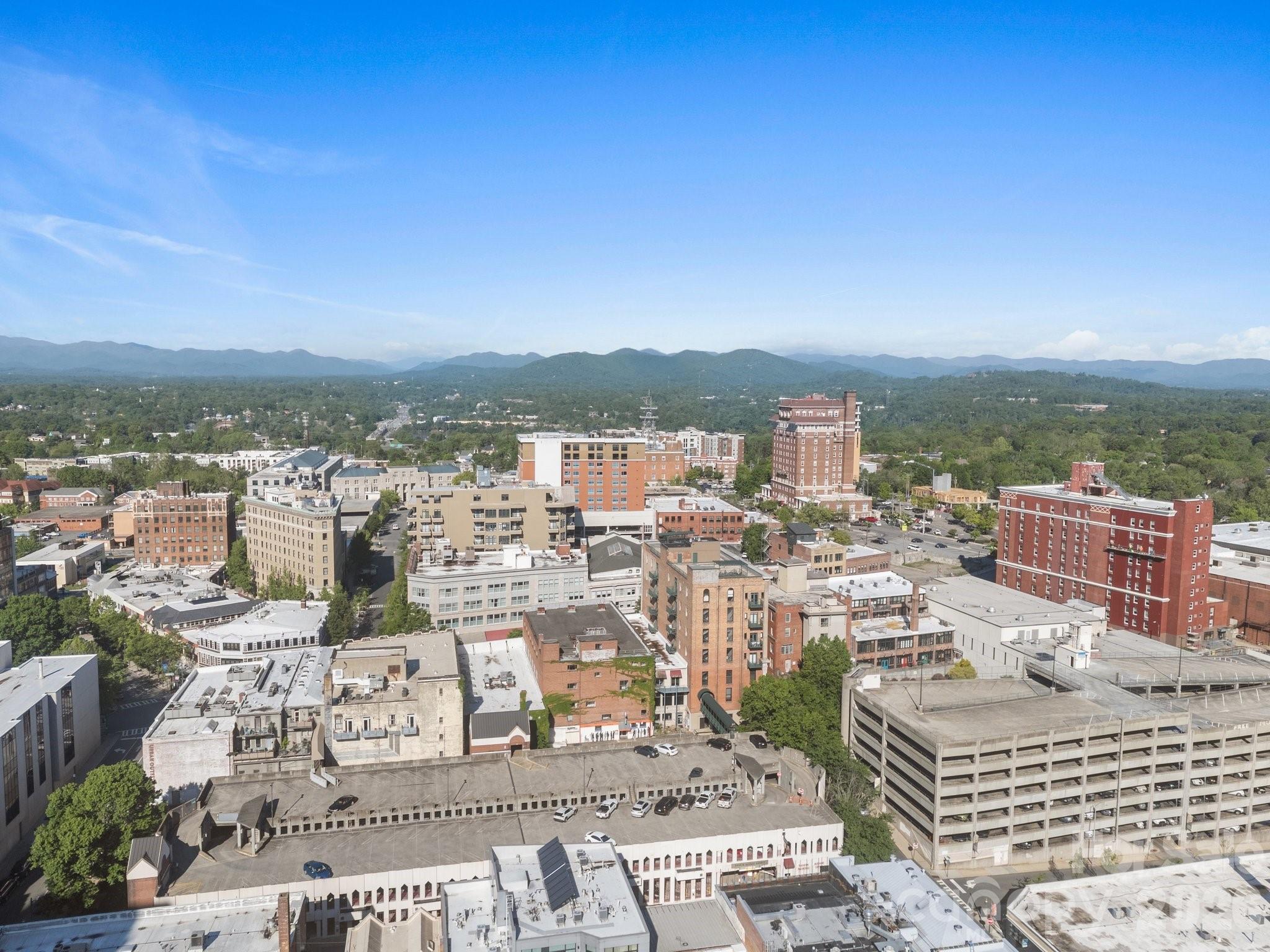 84 W Walnut Street Unit: 405