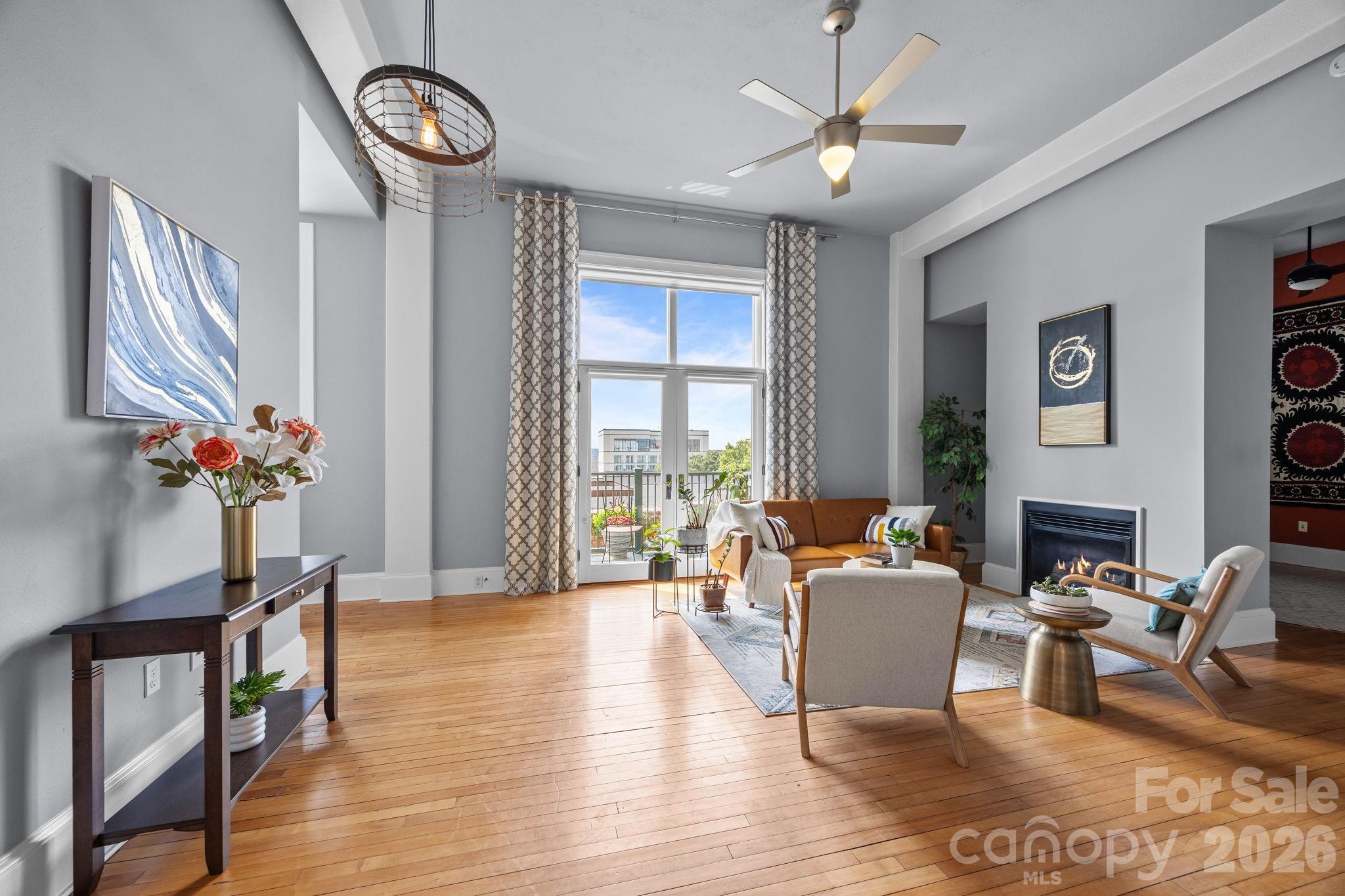 84 W Walnut Street Unit: 405