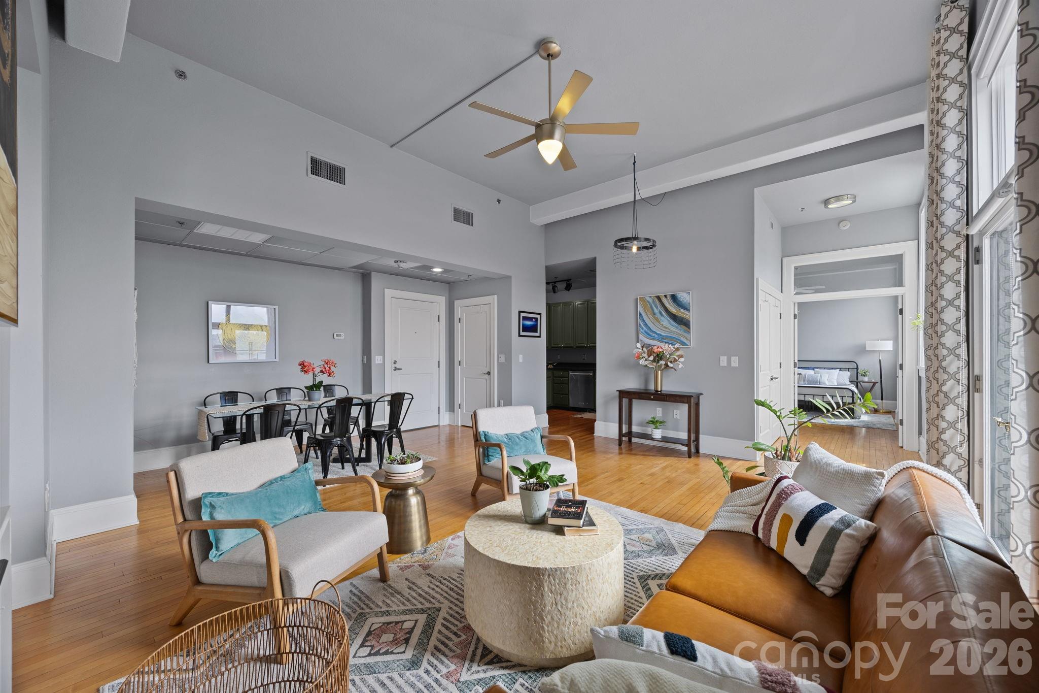 84 W Walnut Street Unit: 405