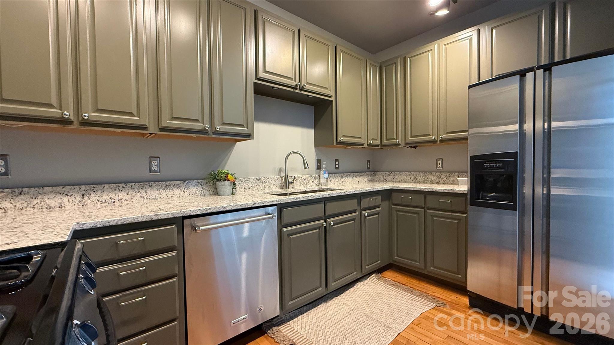 84 W Walnut Street Unit: 405