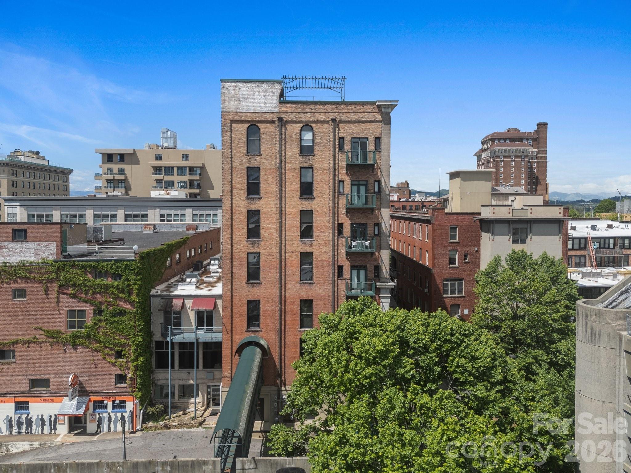 84 W Walnut Street Unit: 405