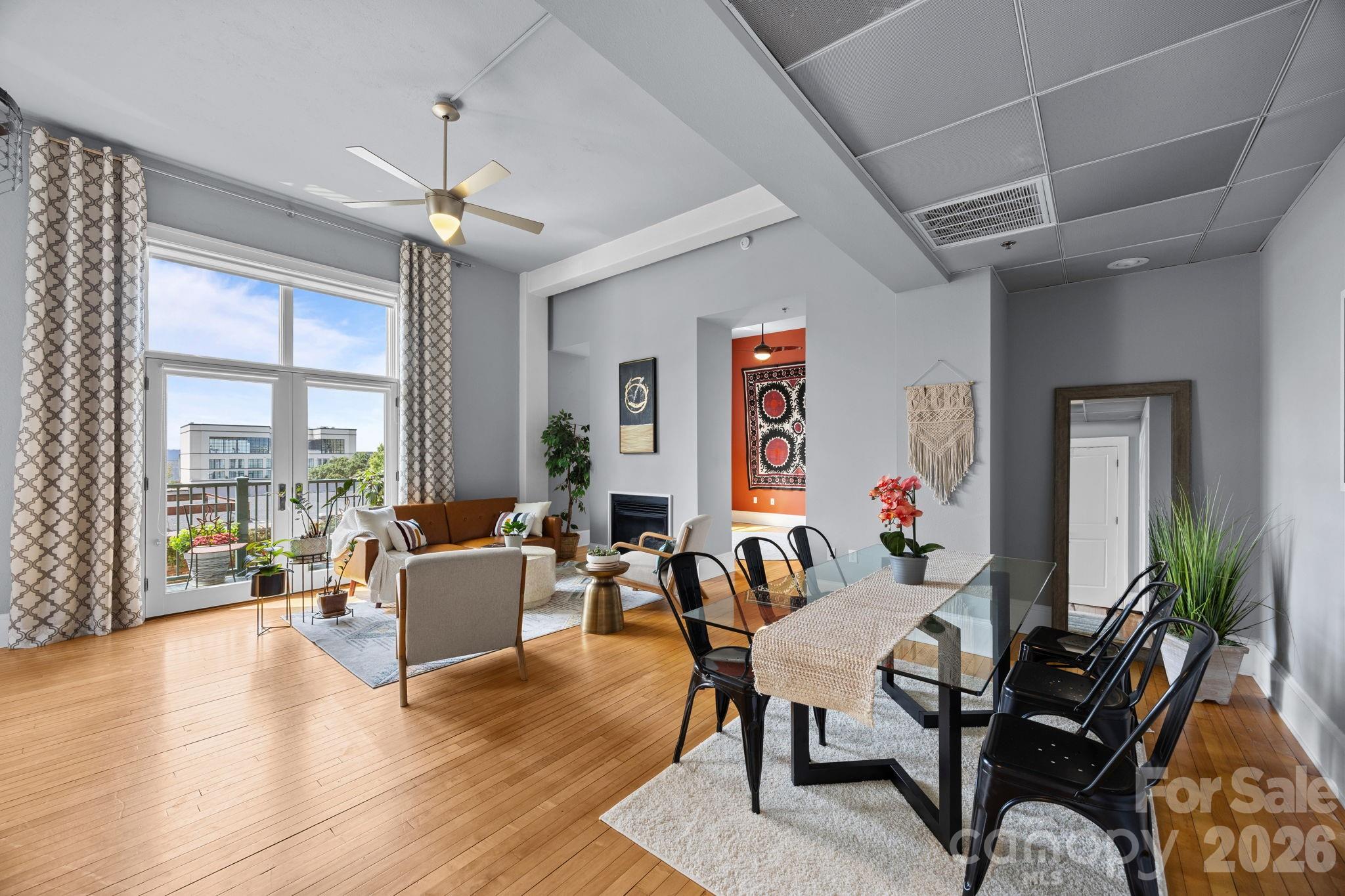 84 W Walnut Street Unit: 405