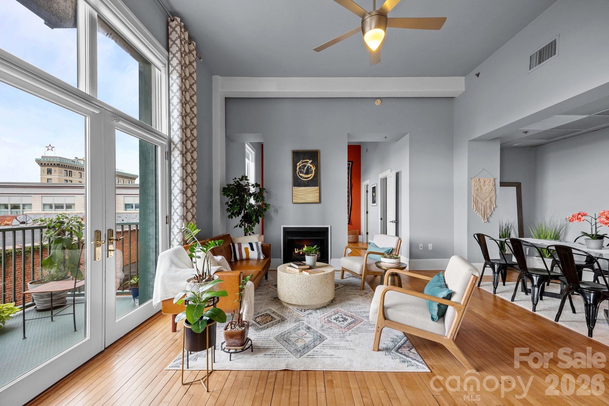 84 W Walnut Street Unit: 405