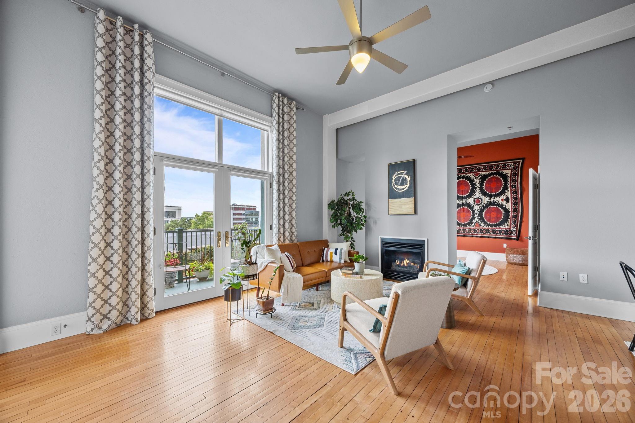 84 W Walnut Street Unit: 405