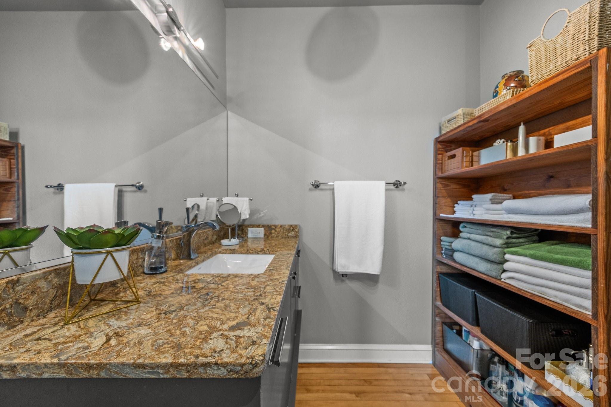 84 W Walnut Street Unit: 405