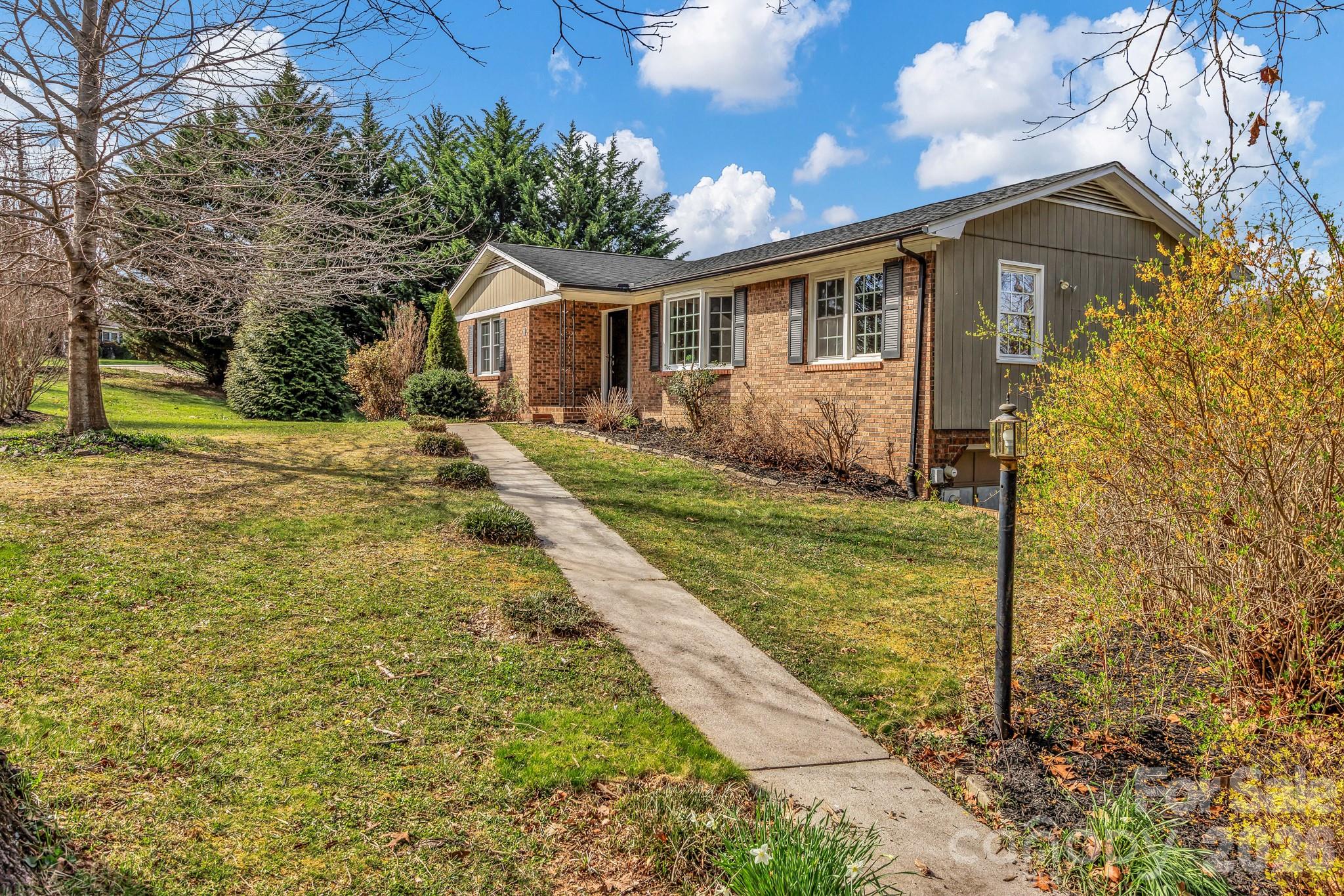 1 Oak Lane