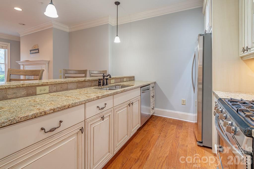 350 E Allen Street Unit: 103