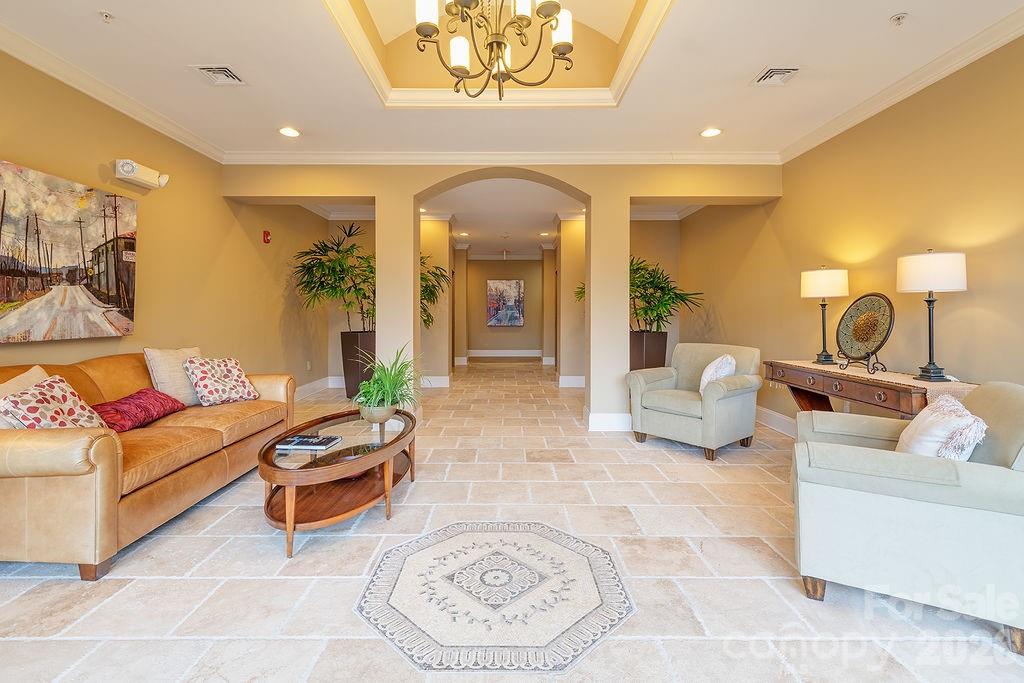 350 E Allen Street Unit: 103