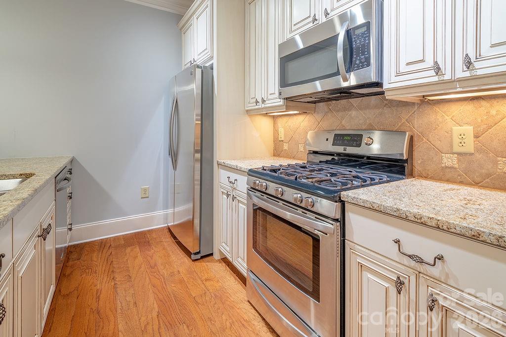 350 E Allen Street Unit: 103