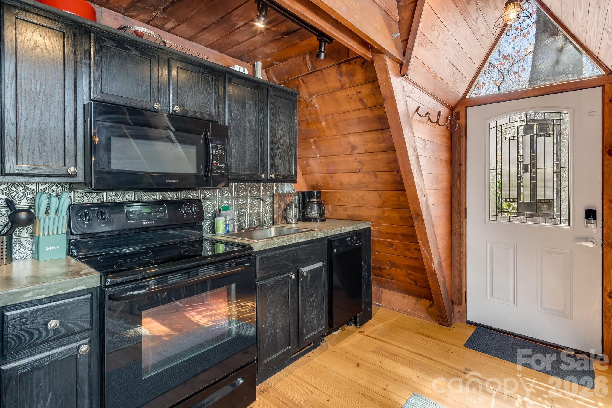 422 Glenaire Drive
