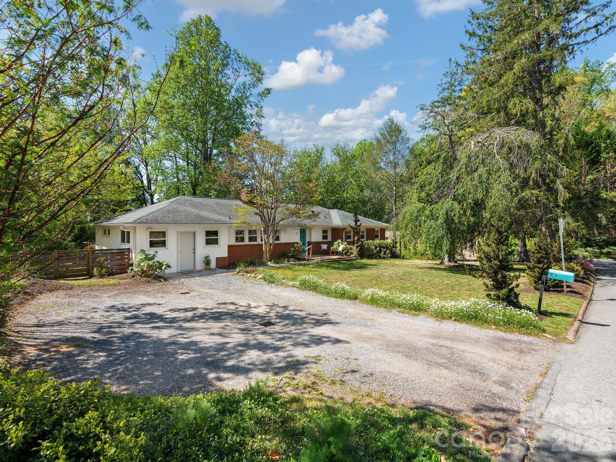 8 Fernlawn Road