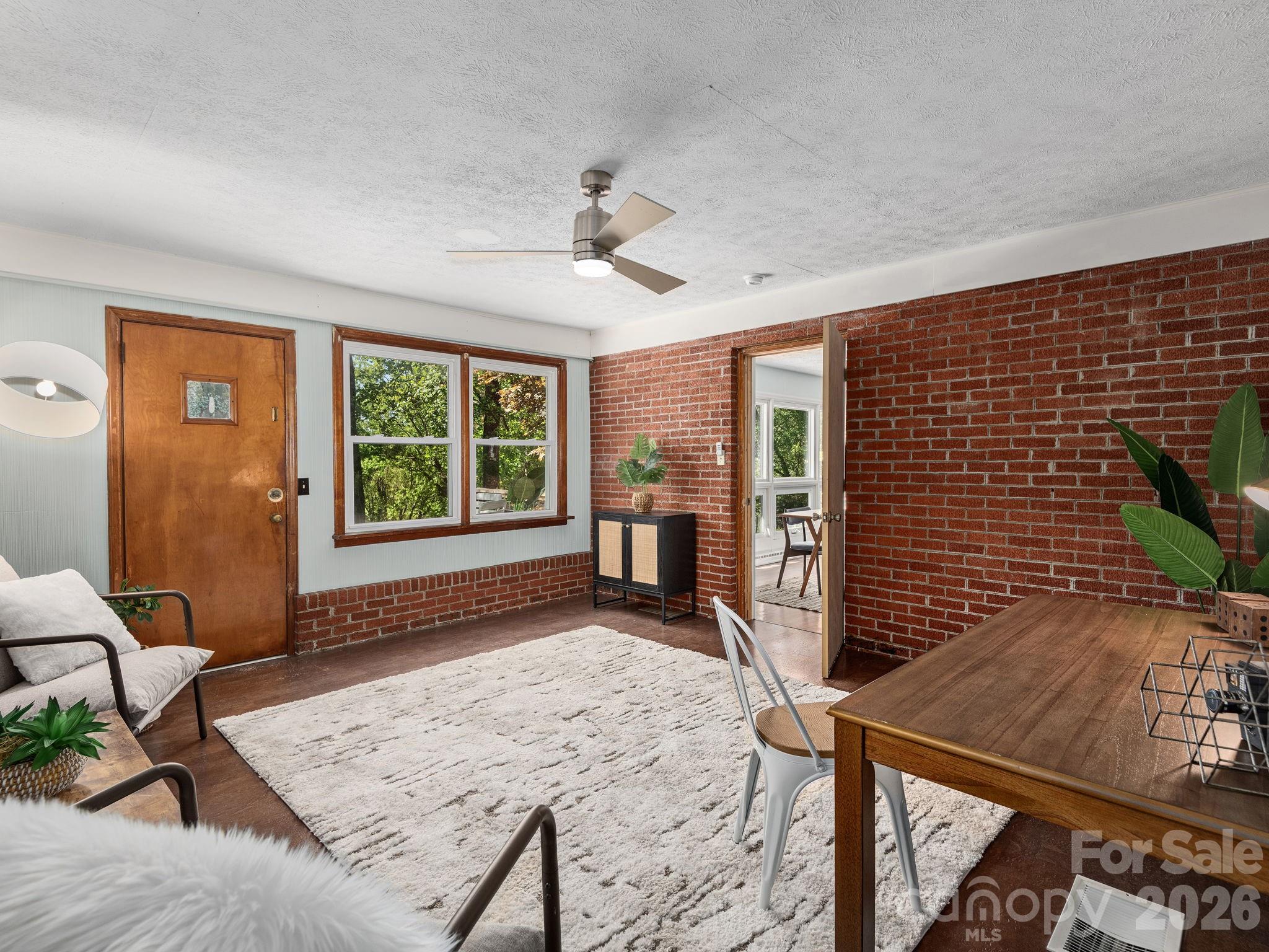 8 Fernlawn Road