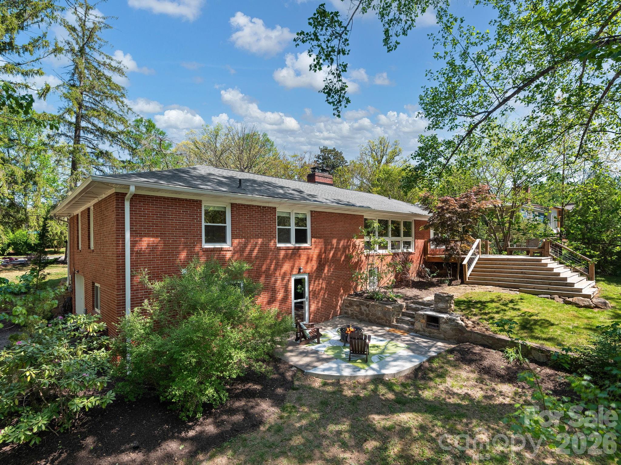 8 Fernlawn Road