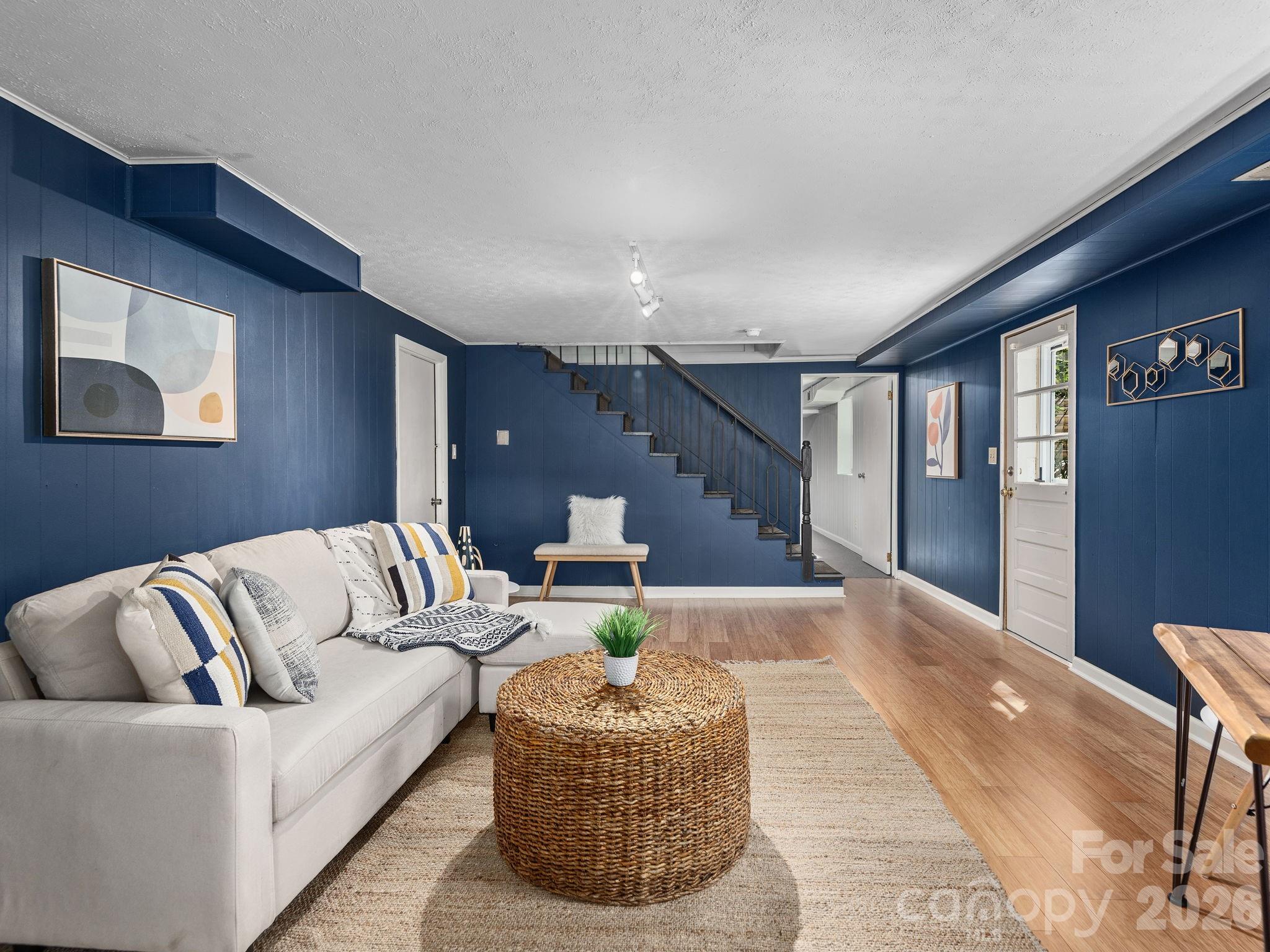 8 Fernlawn Road