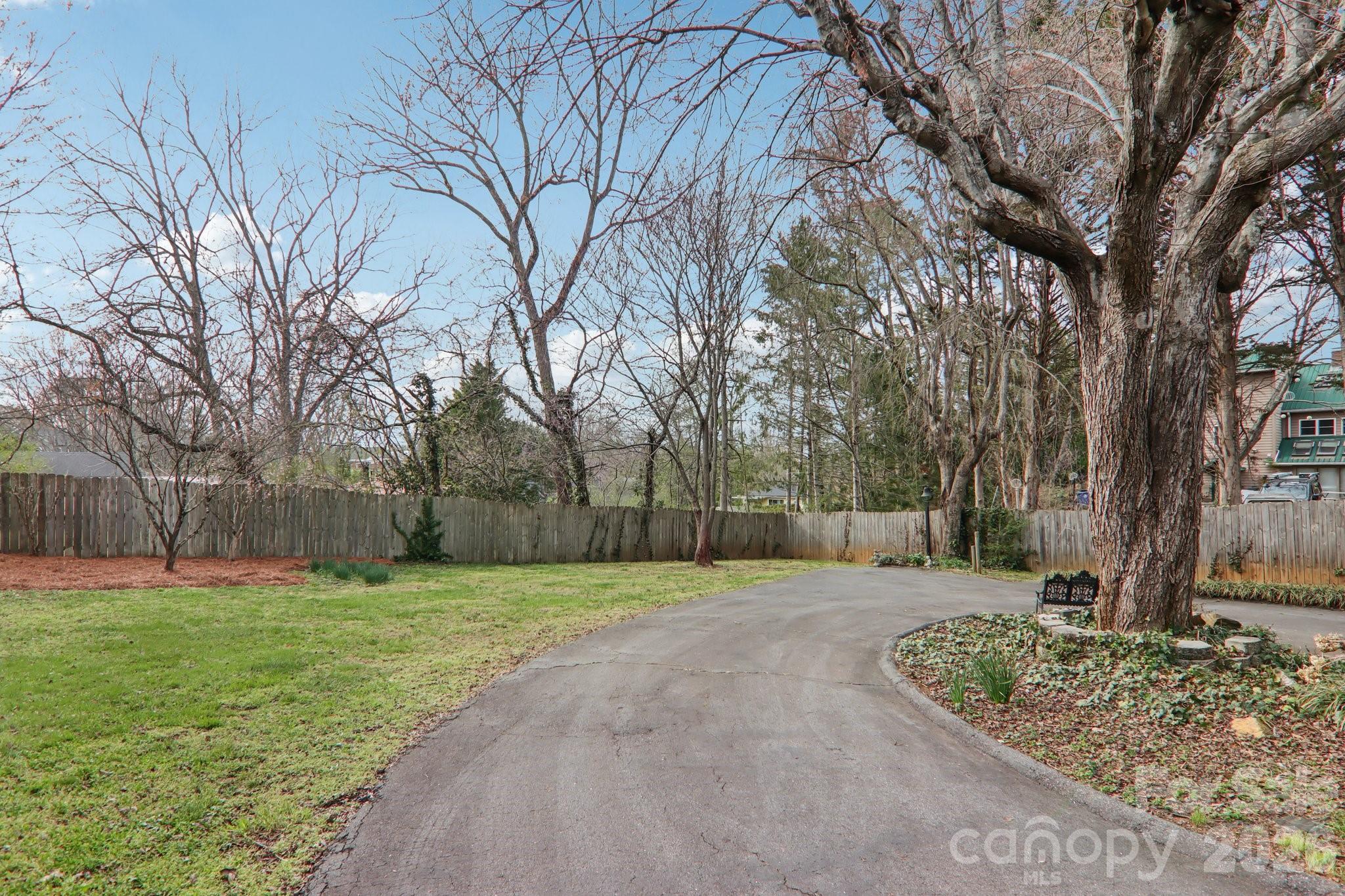 98 Oak Knoll Road