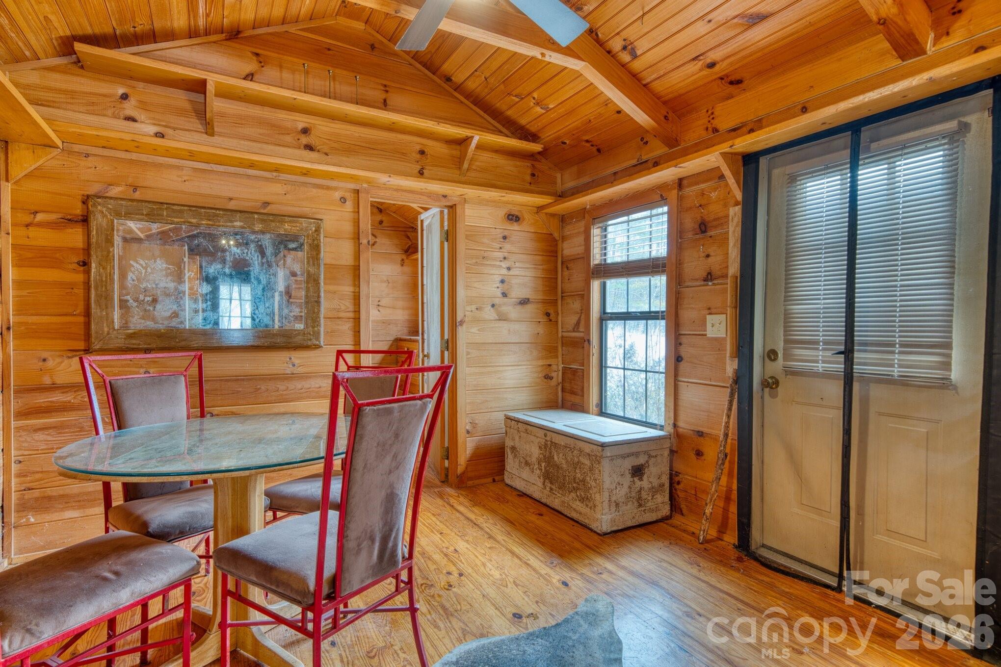 292 Crow Lane
