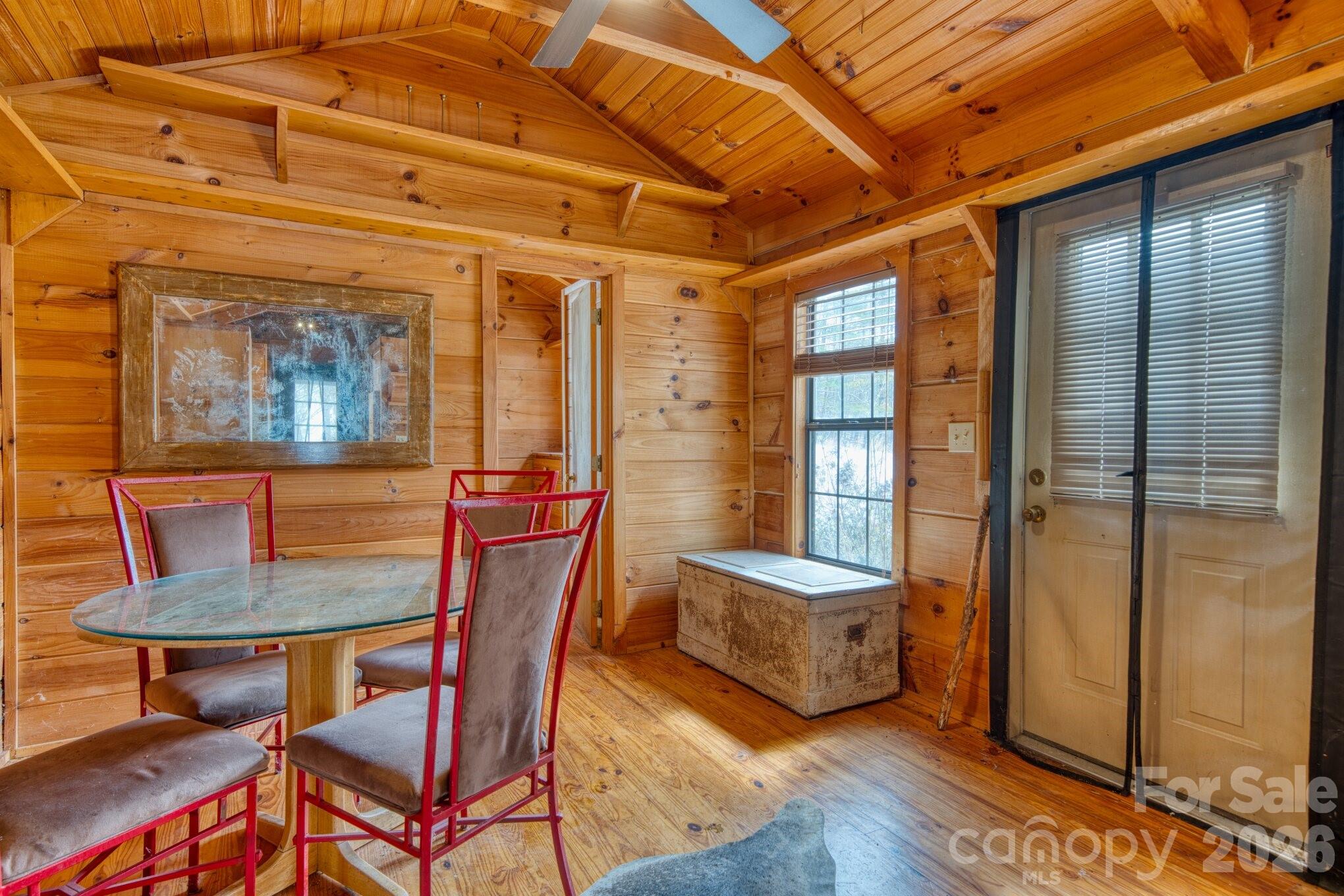 292 Crow Lane