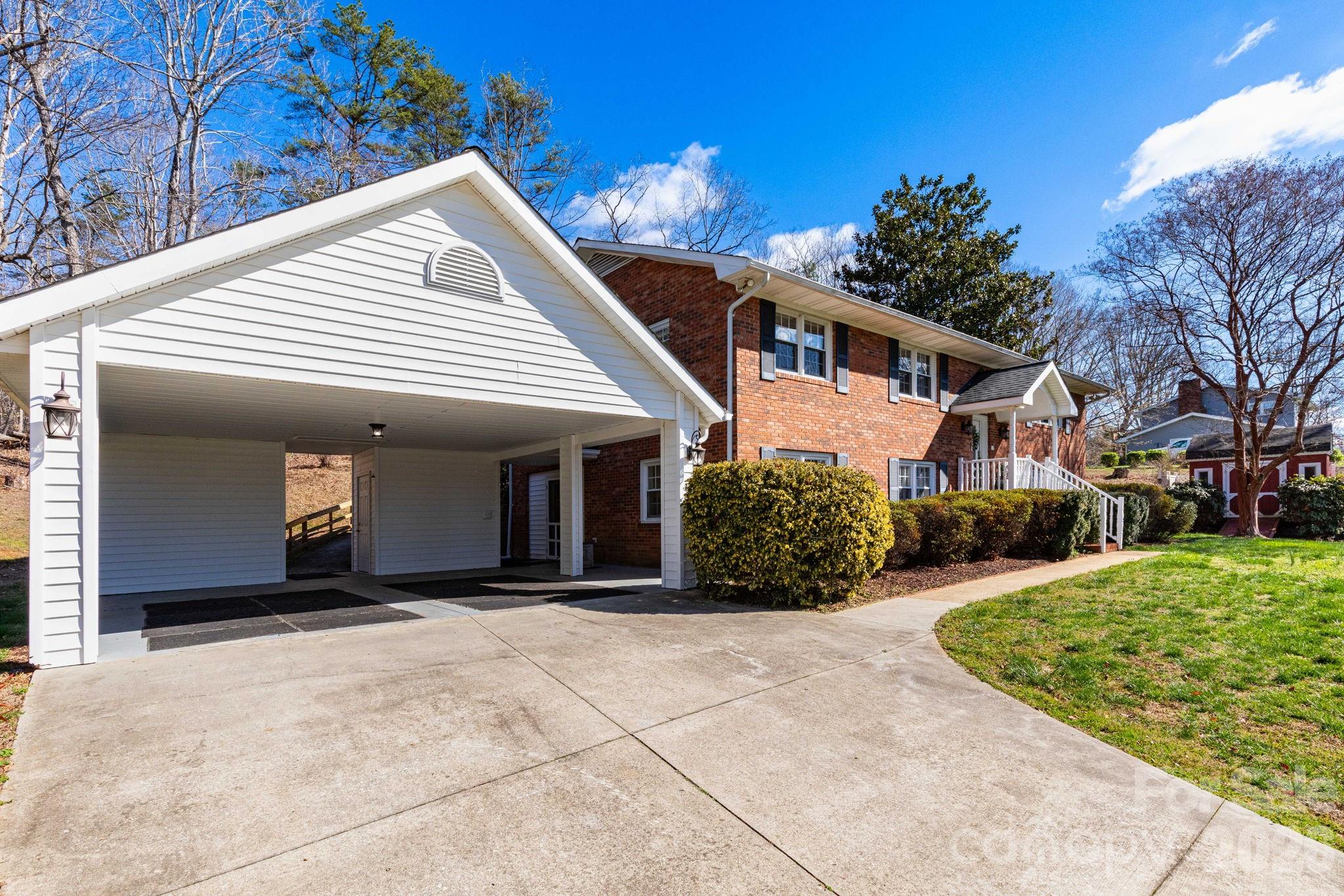 143 Devonwood Drive