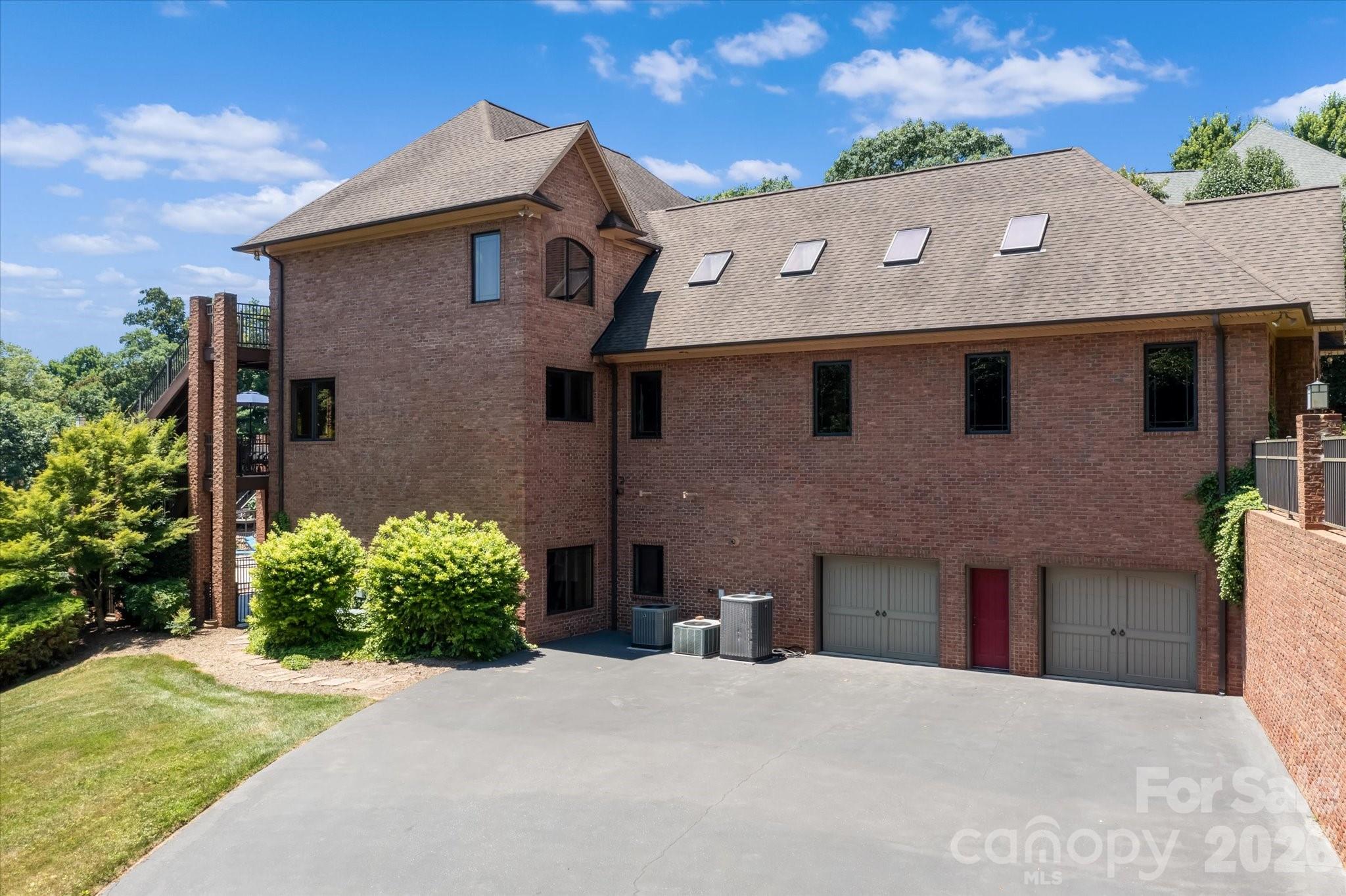 368 Players Ridge Road