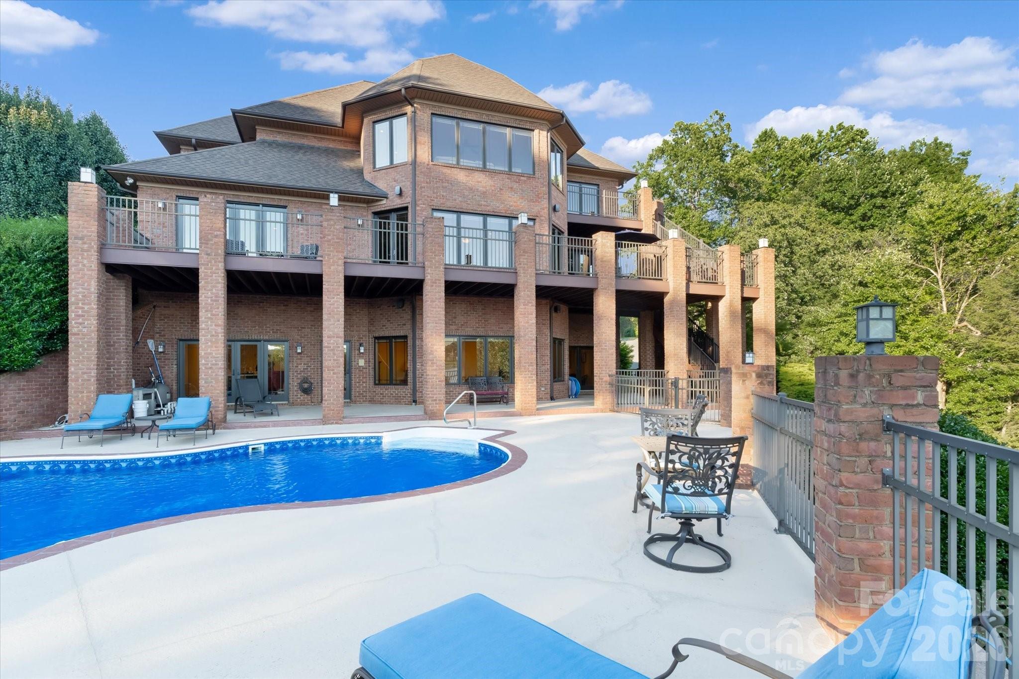 368 Players Ridge Road