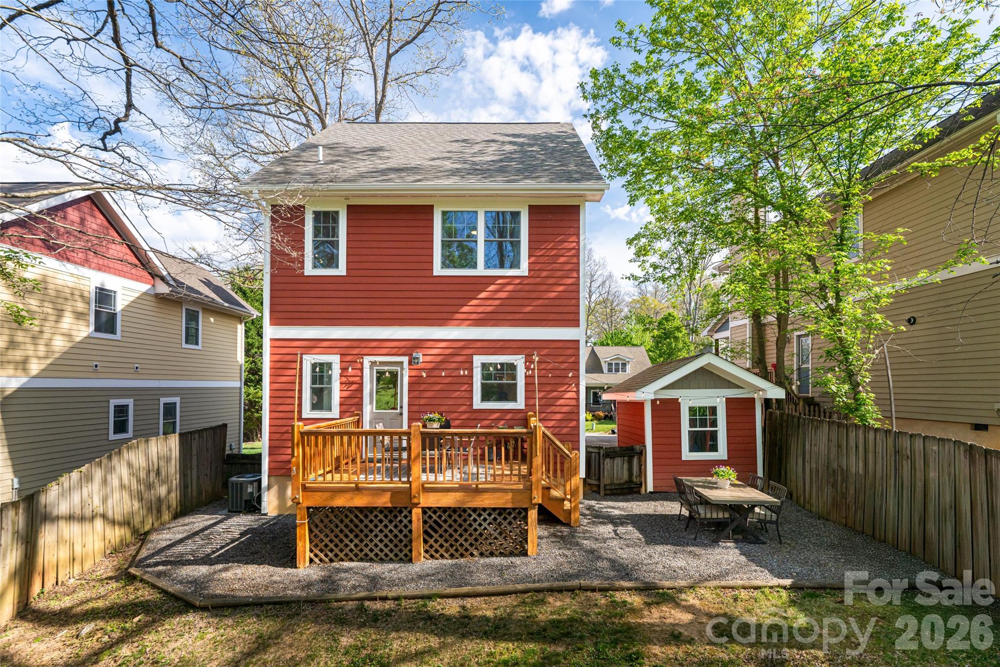 25 Lamar Avenue