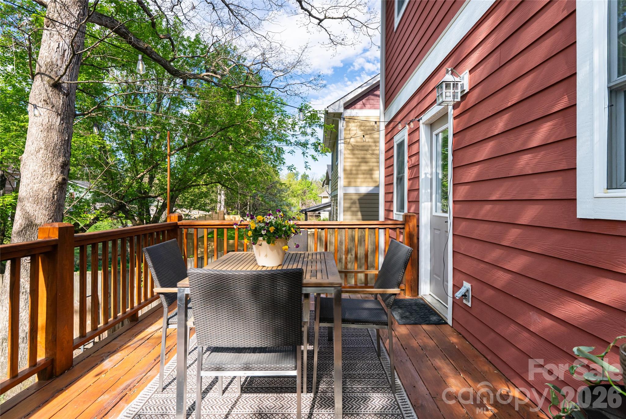 25 Lamar Avenue