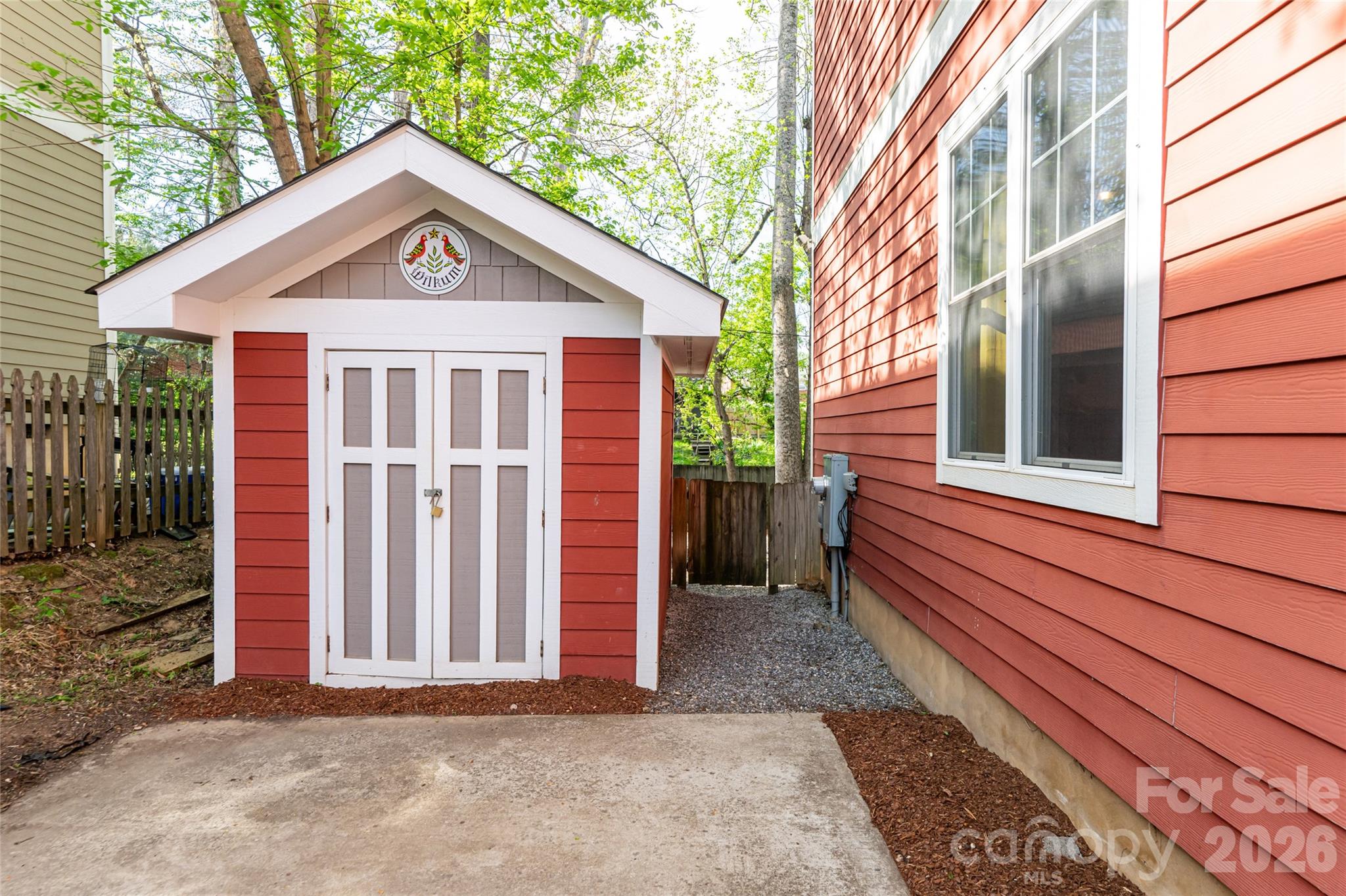 25 Lamar Avenue