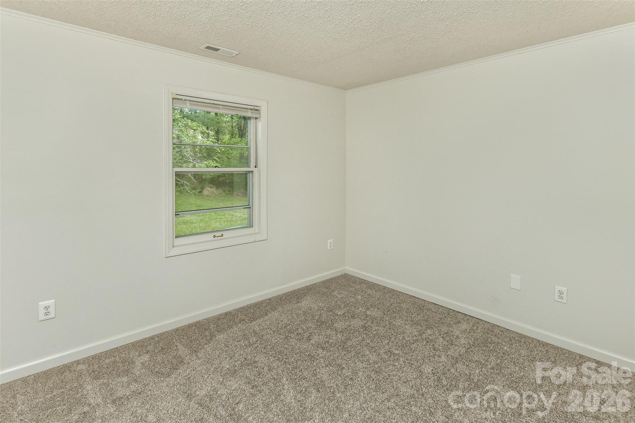 7 Teaneck Circle