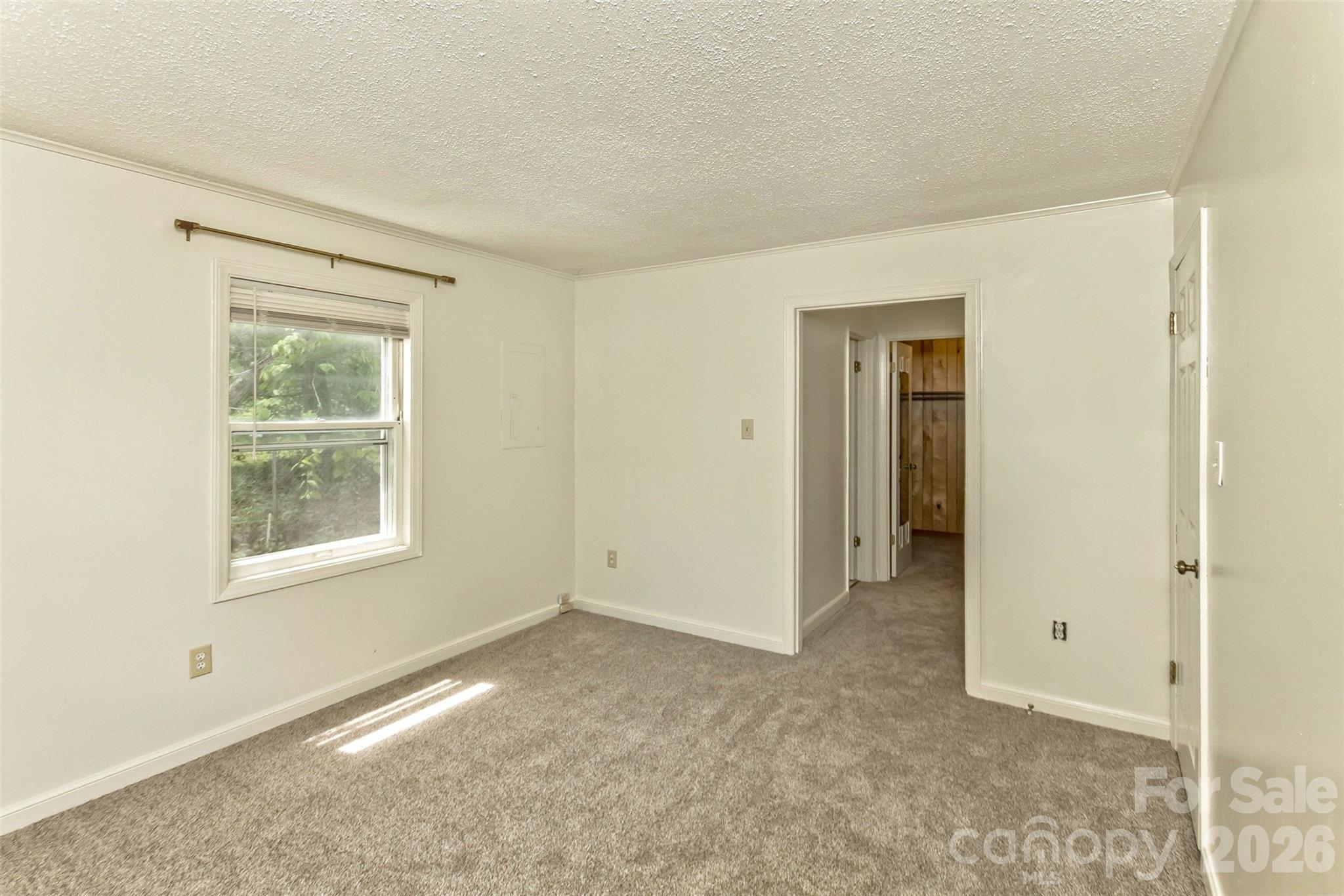 7 Teaneck Circle