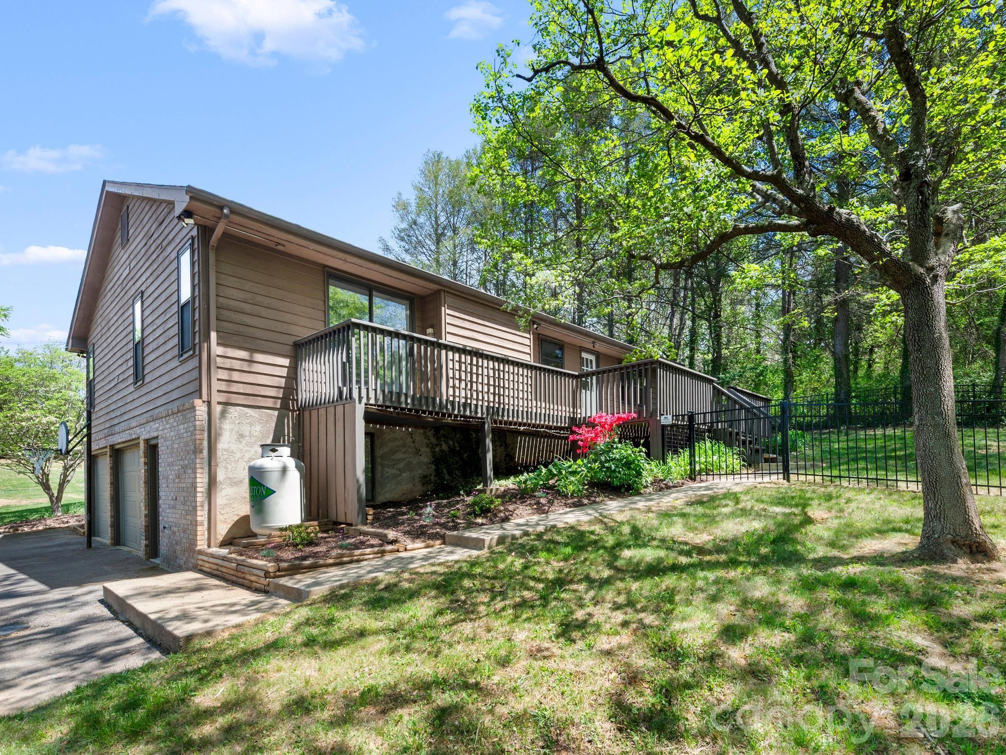 21 Dogwood Grove