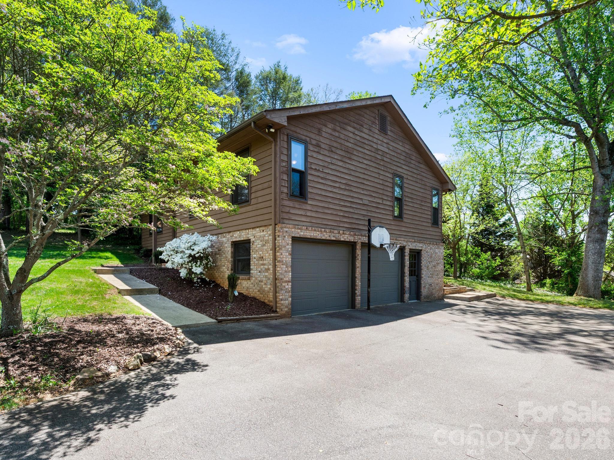 21 Dogwood Grove