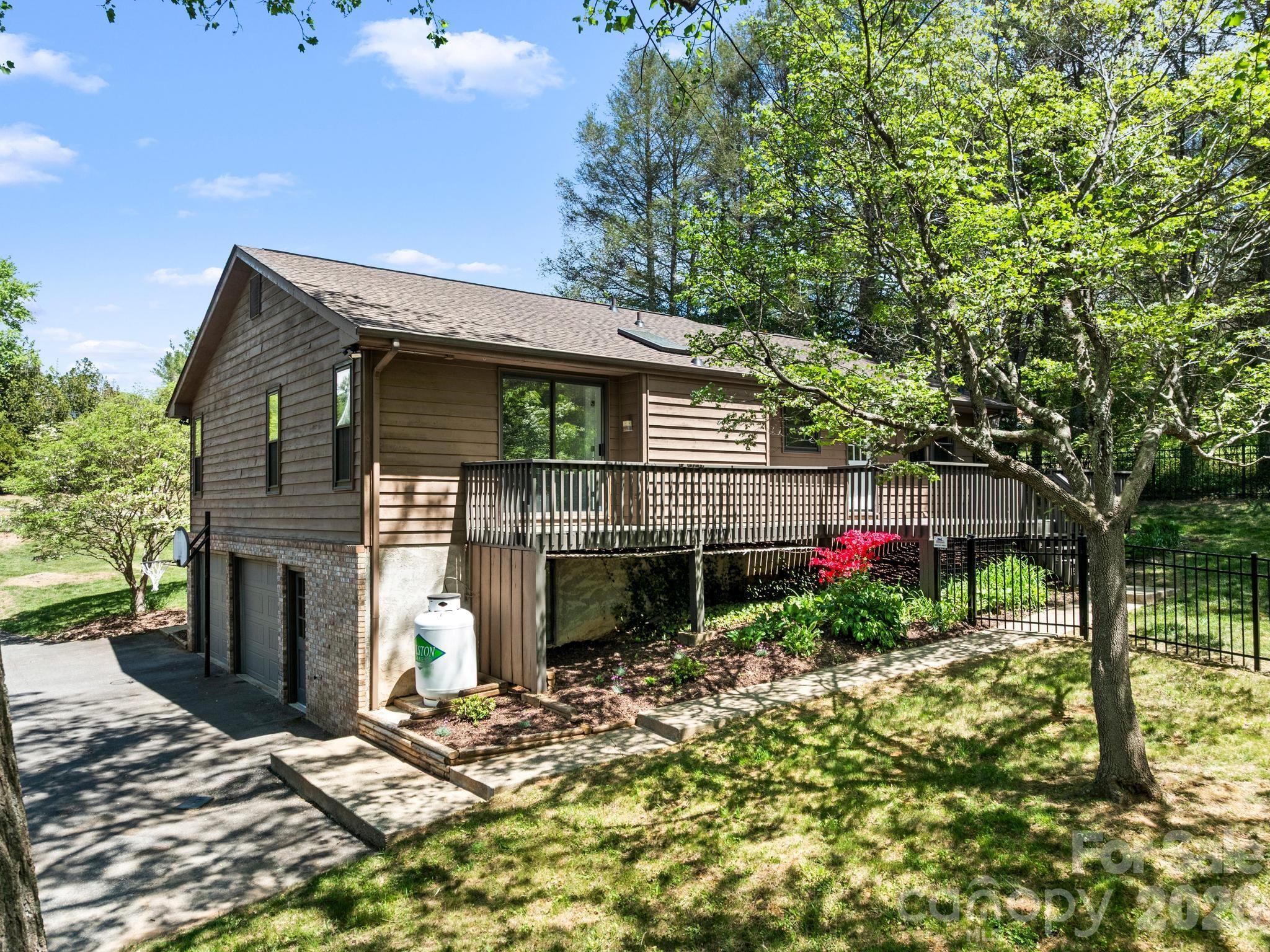 21 Dogwood Grove