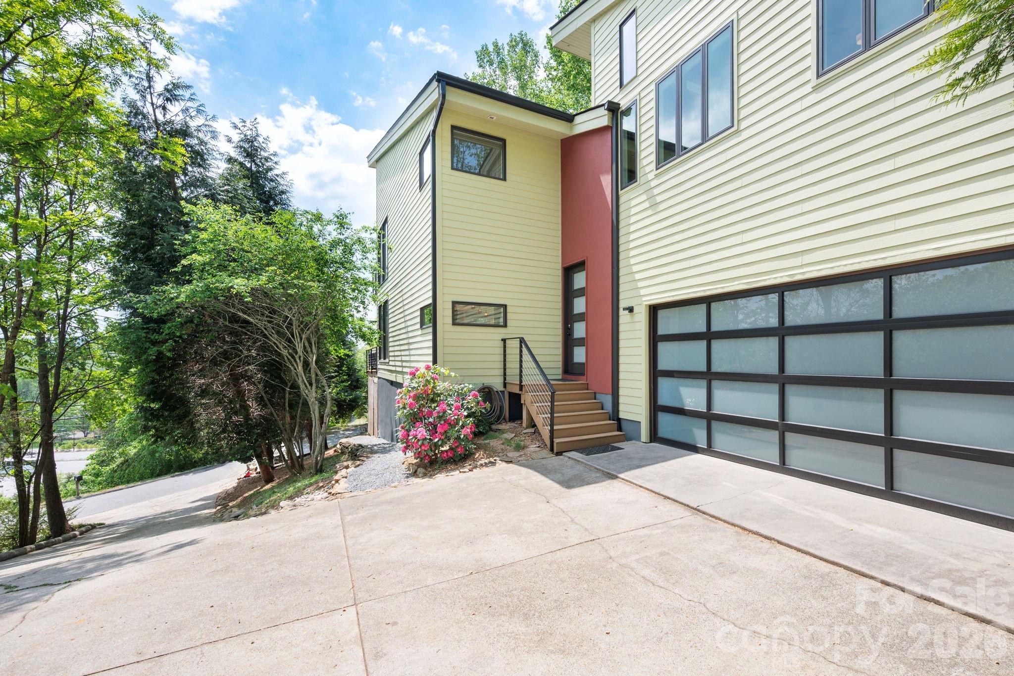 321 Barnard Avenue