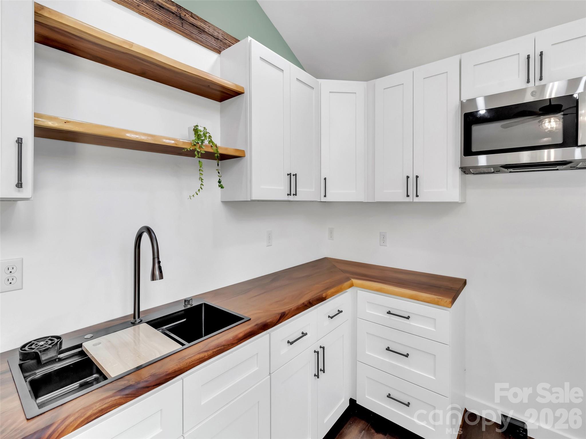 535 Hemlock Loop