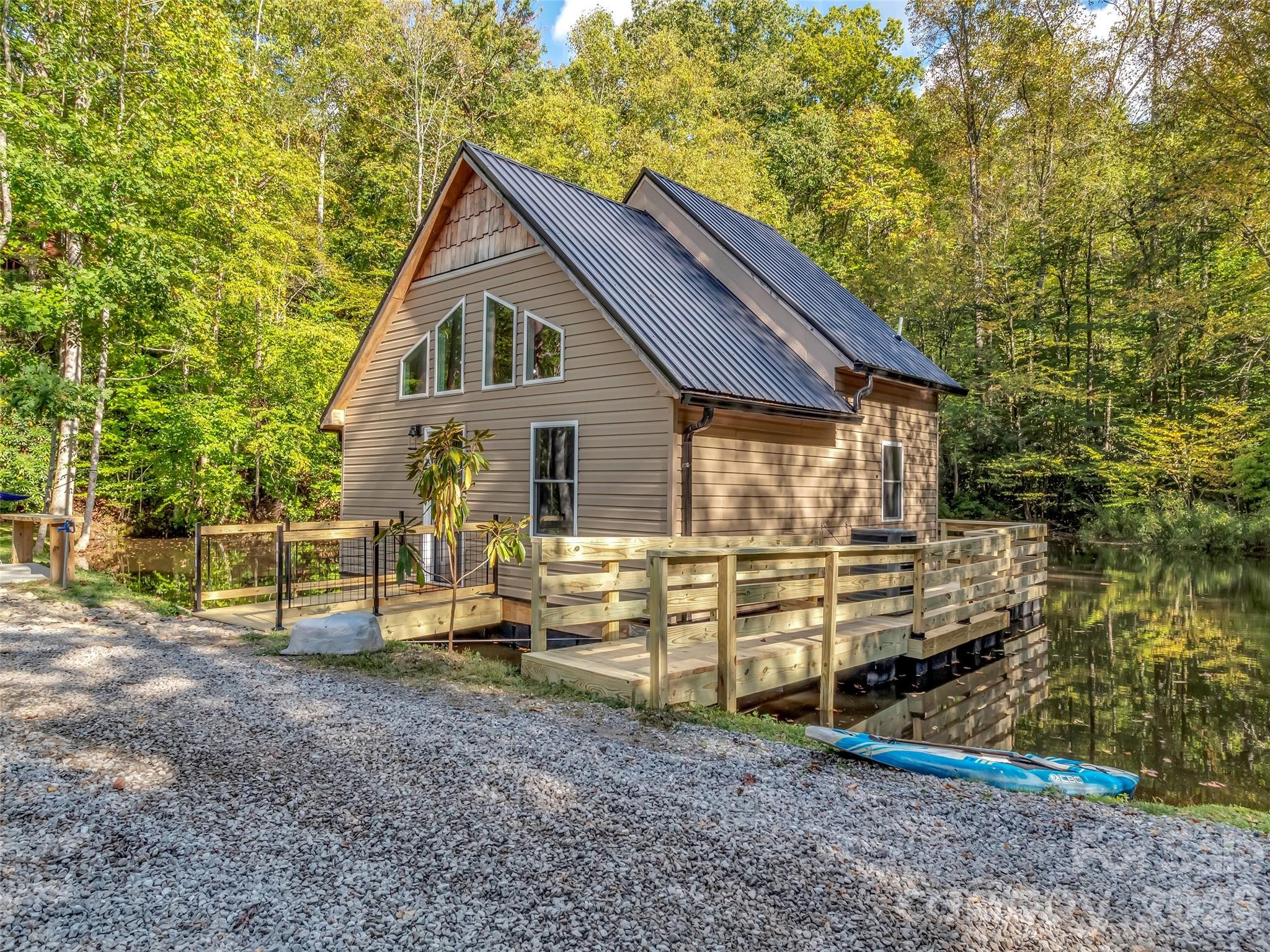 535 Hemlock Loop