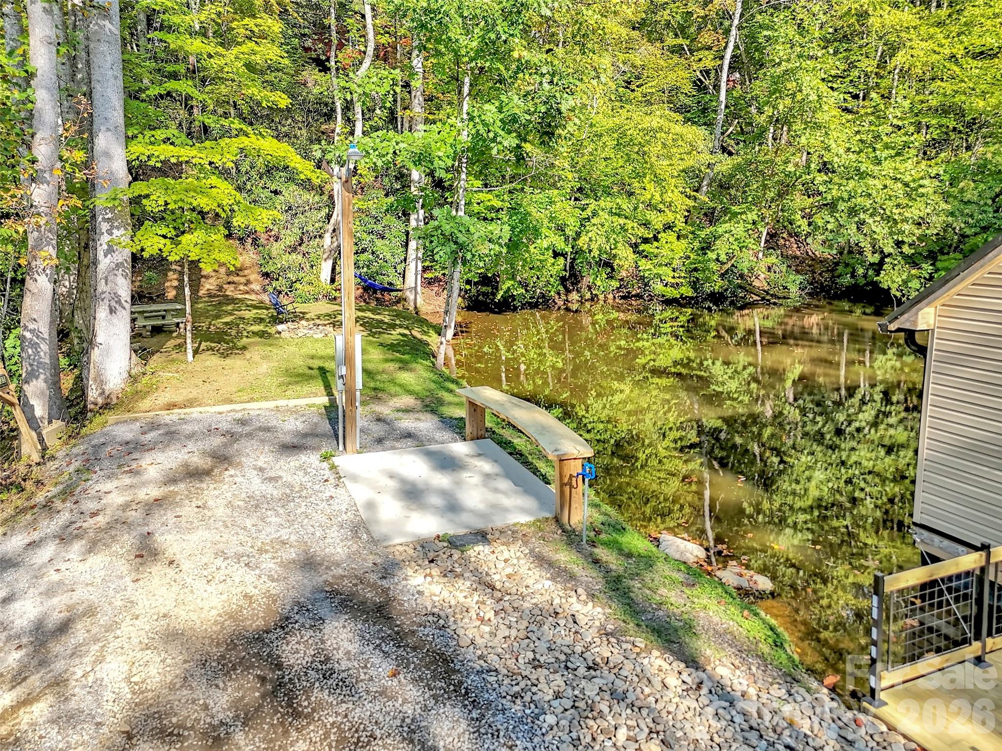 535 Hemlock Loop