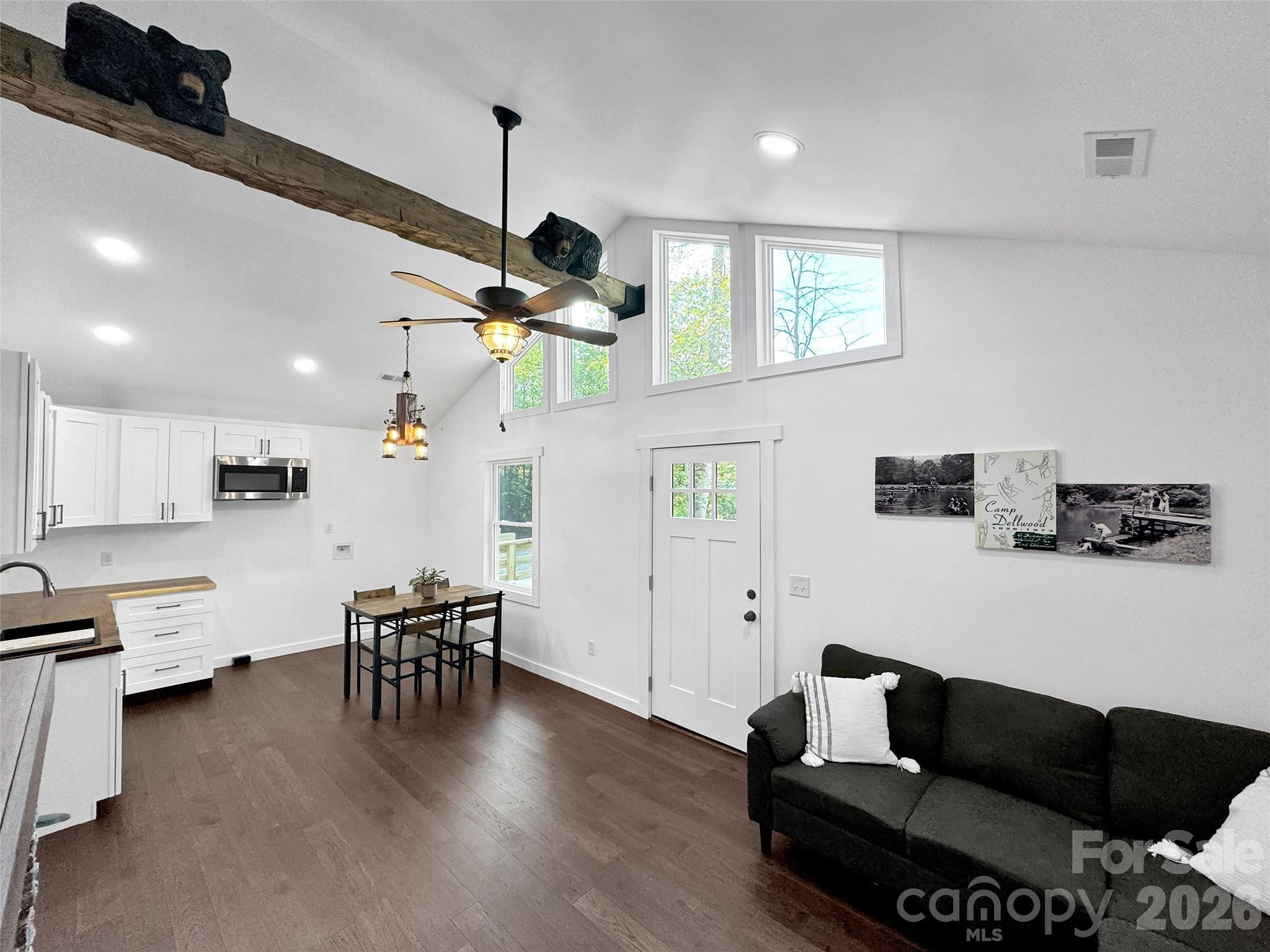 535 Hemlock Loop