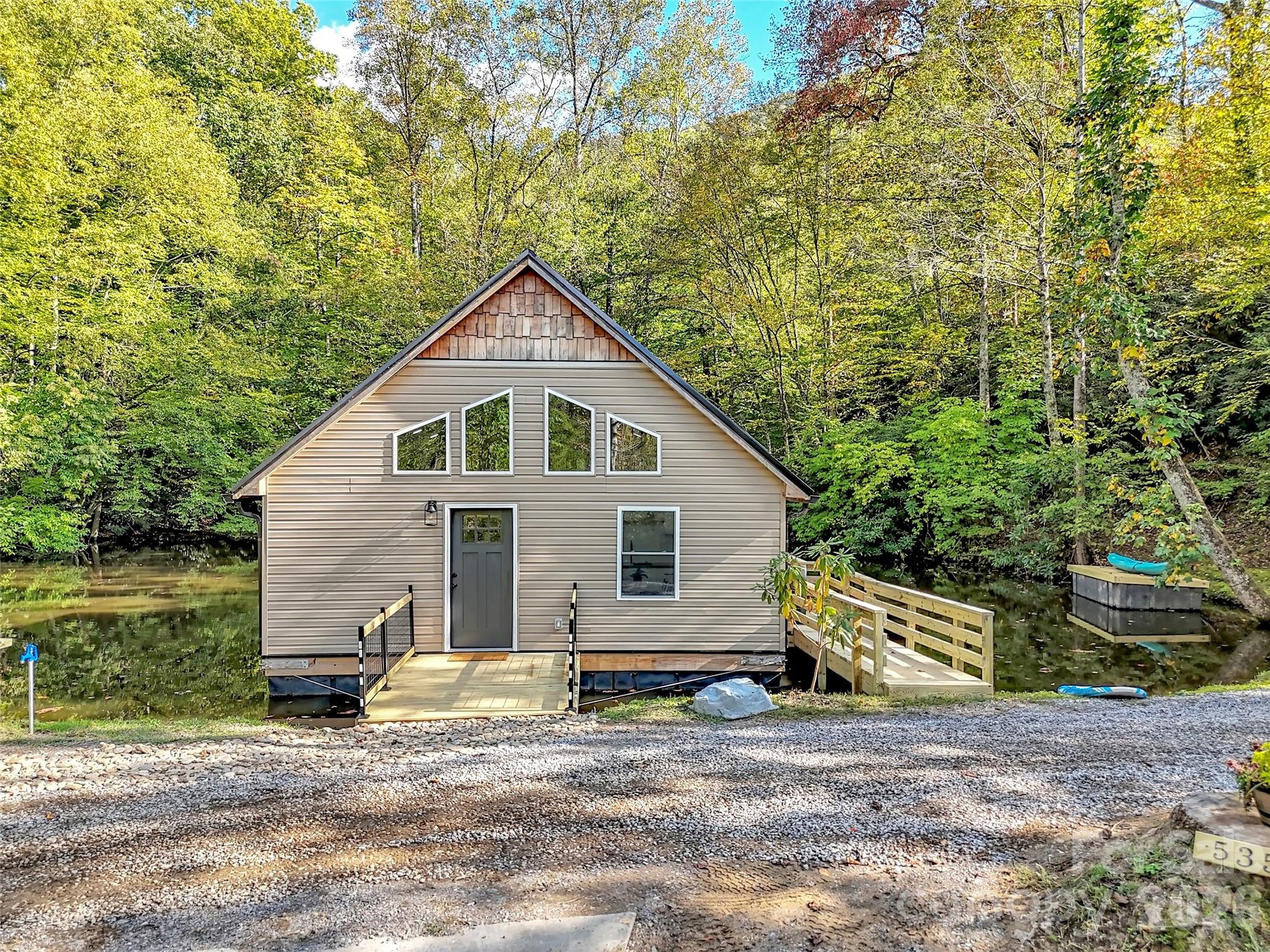 535 Hemlock Loop