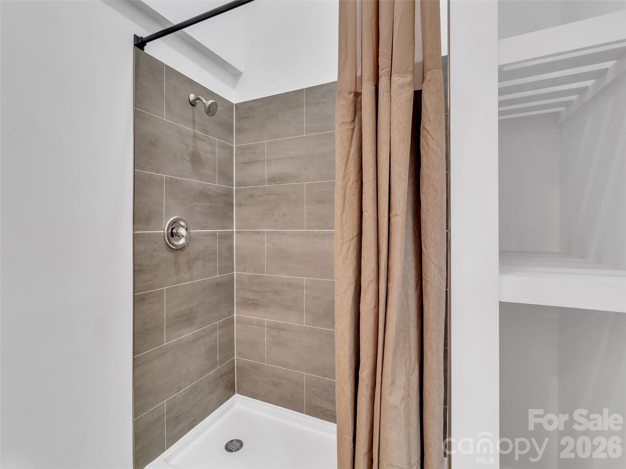 535 Hemlock Loop