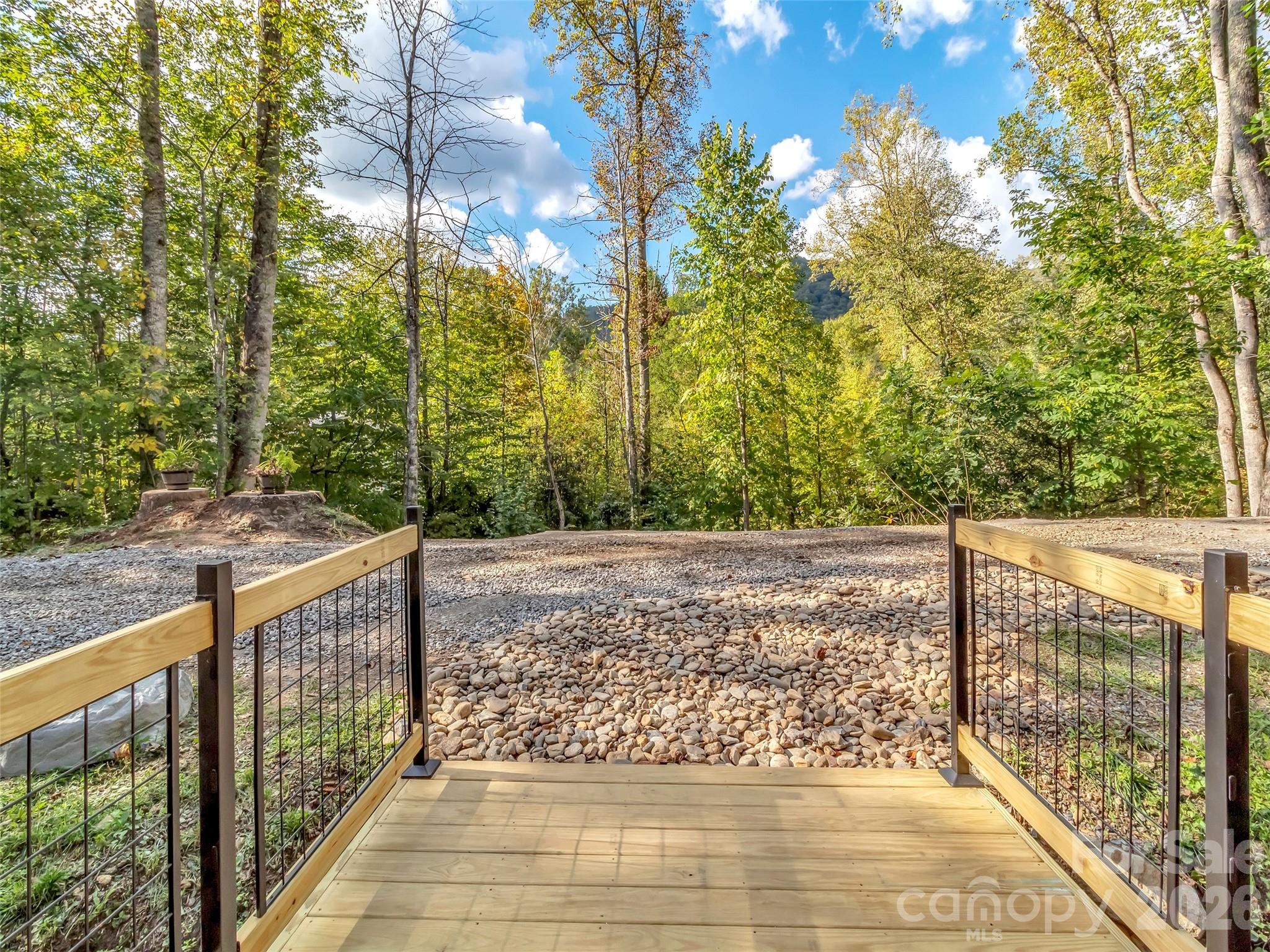 535 Hemlock Loop