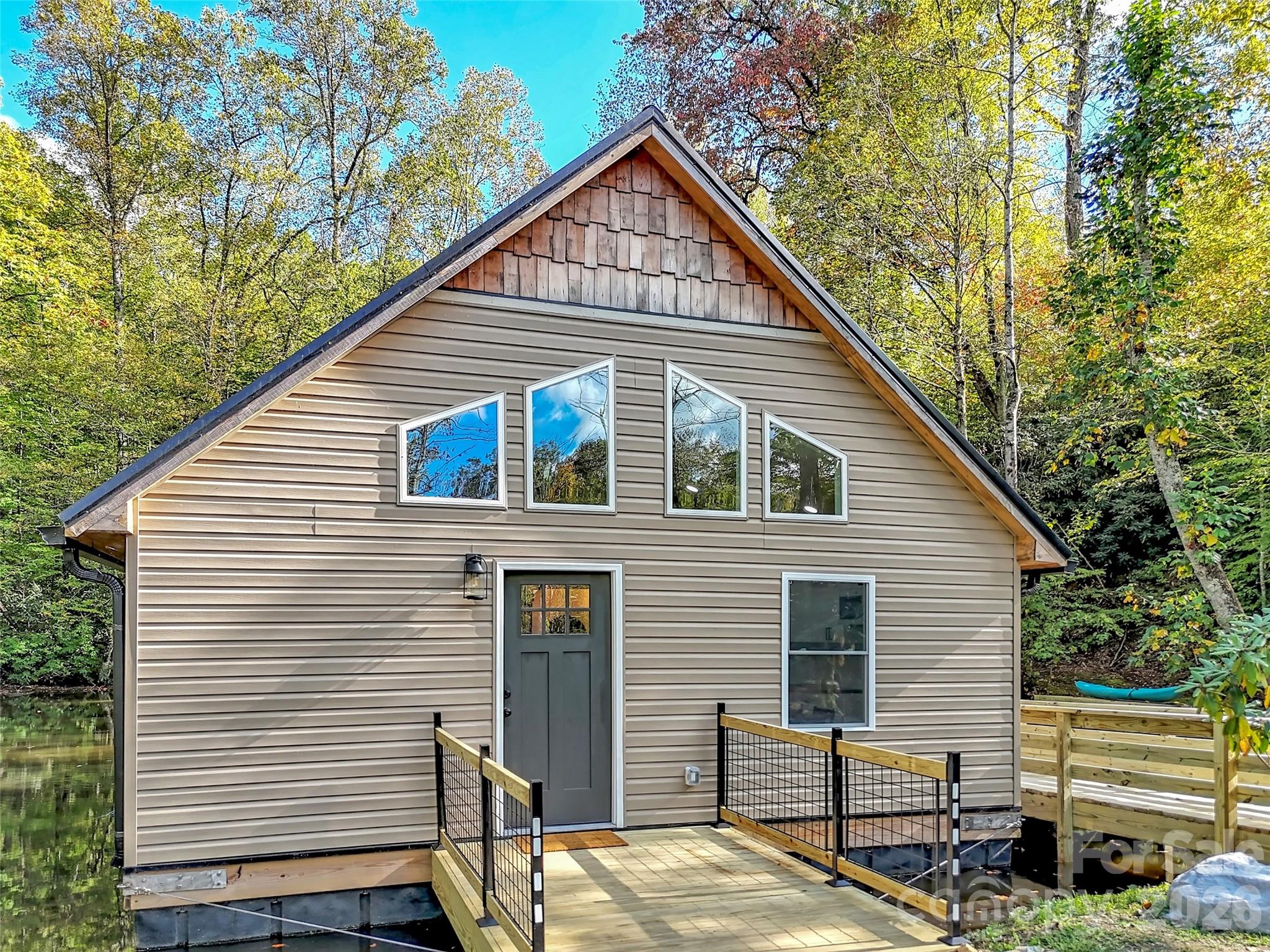 535 Hemlock Loop