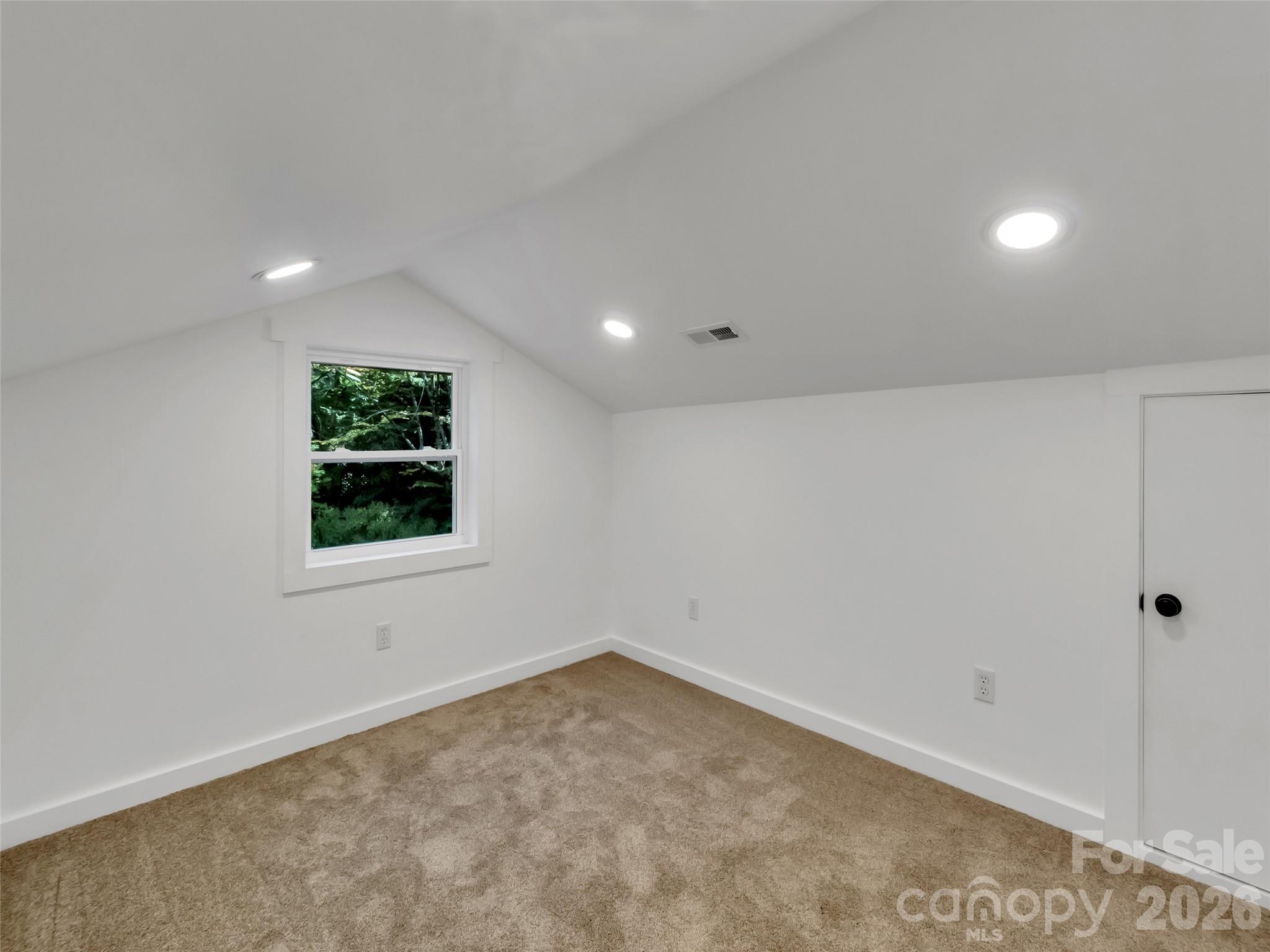 535 Hemlock Loop