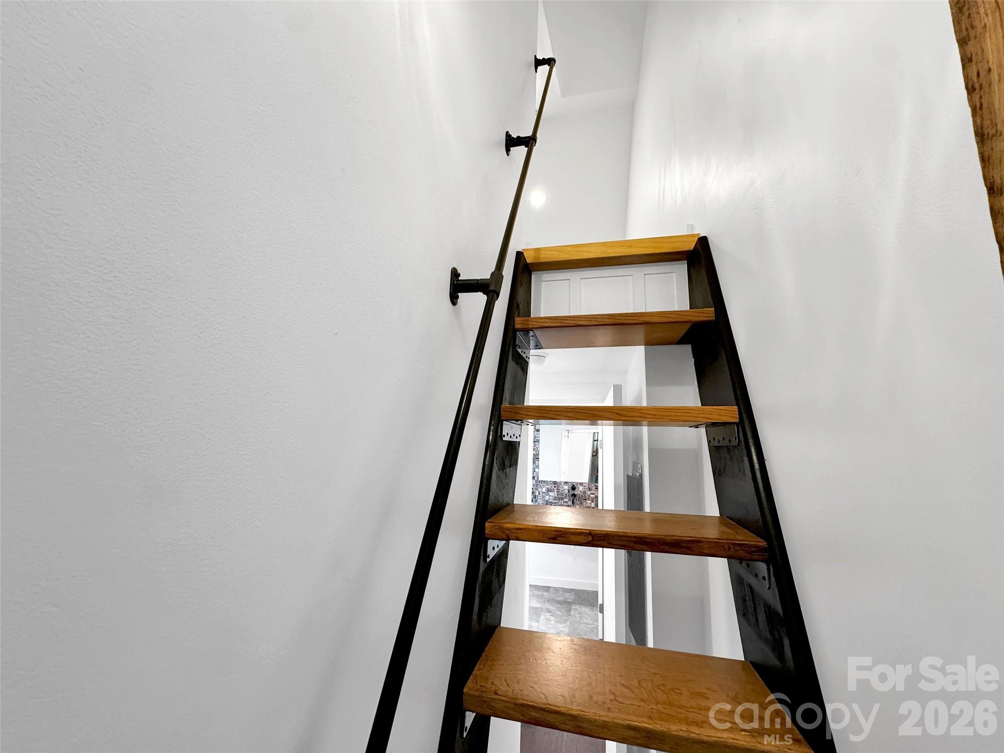 535 Hemlock Loop