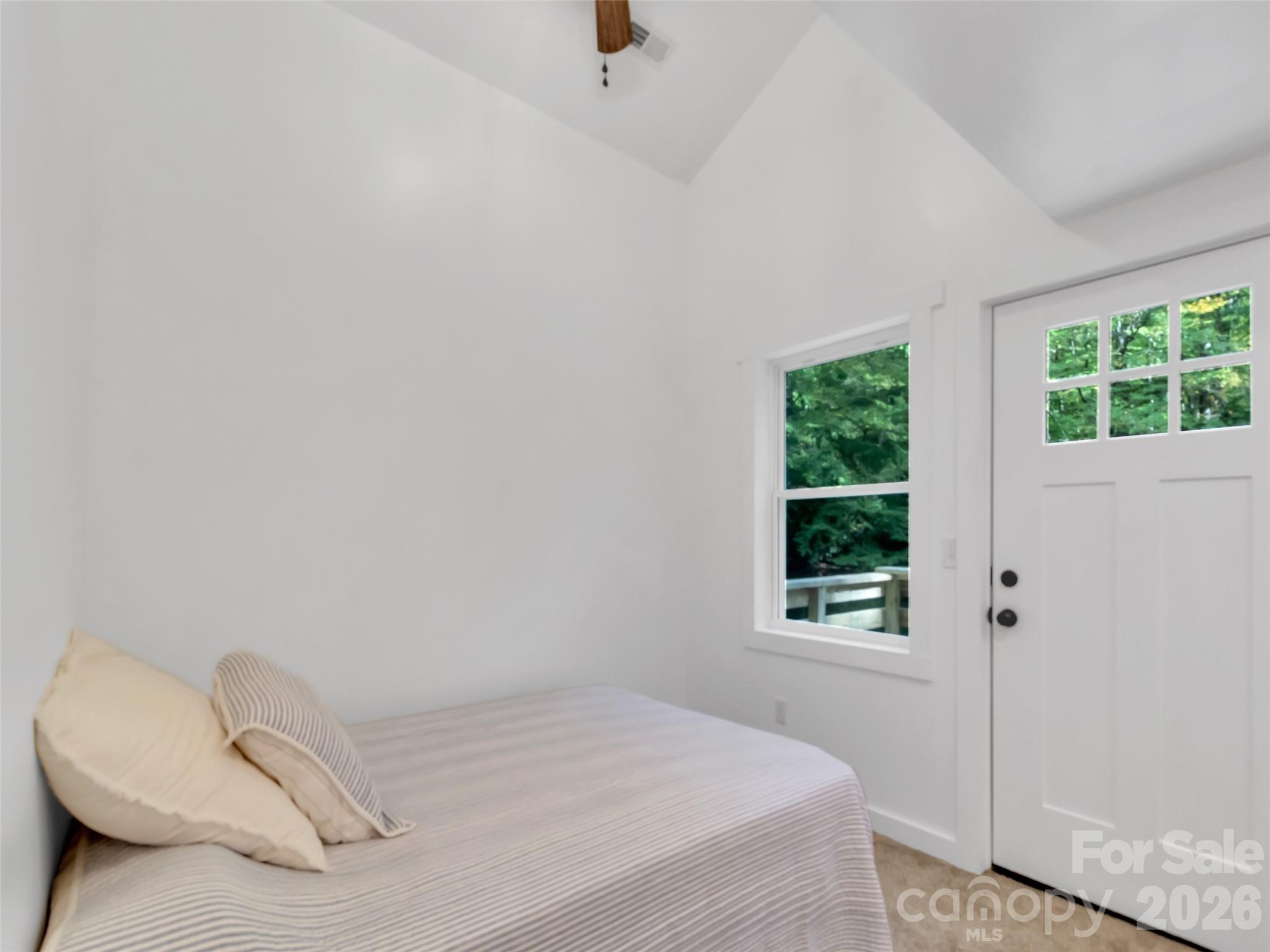 535 Hemlock Loop