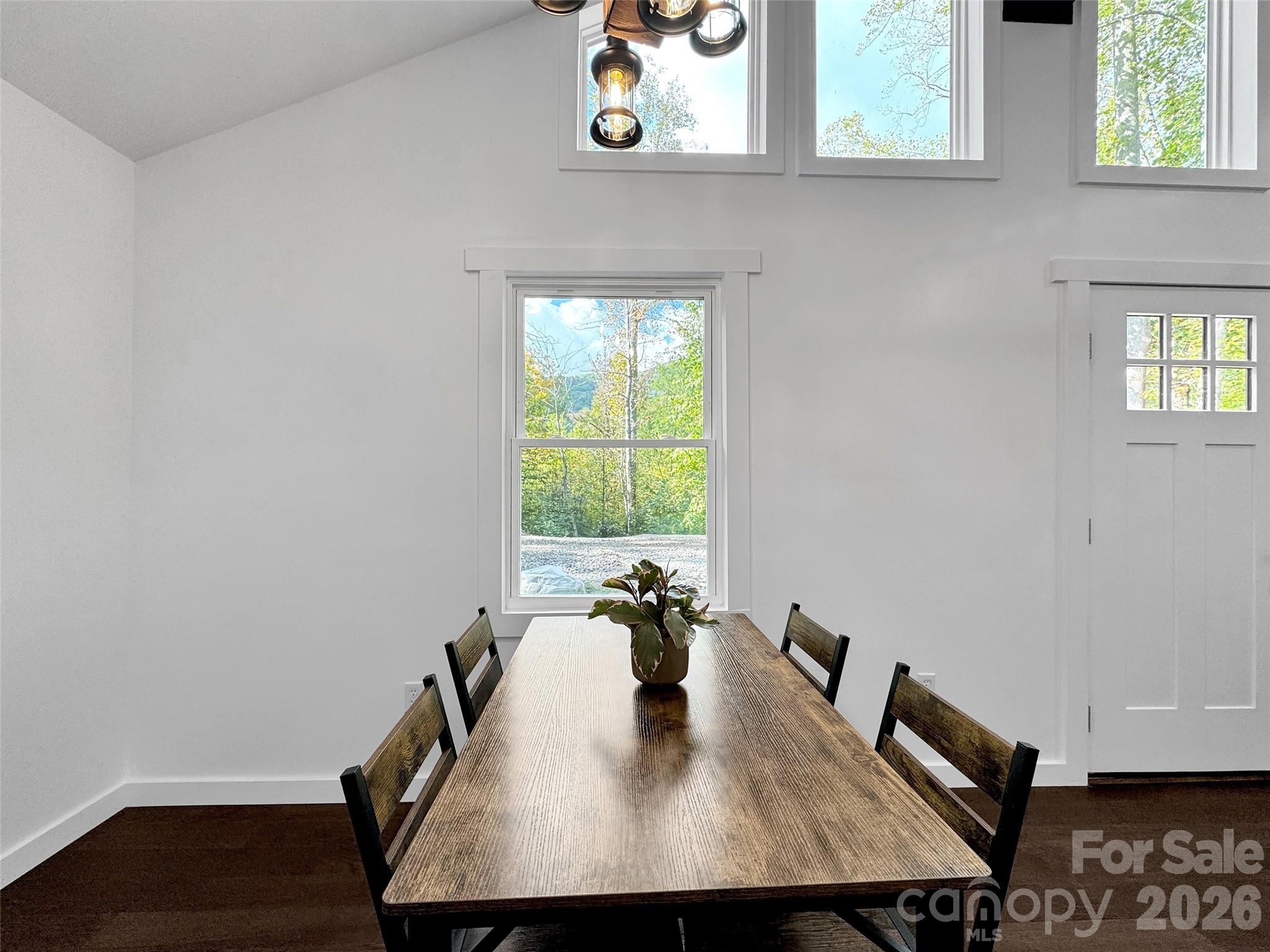 535 Hemlock Loop