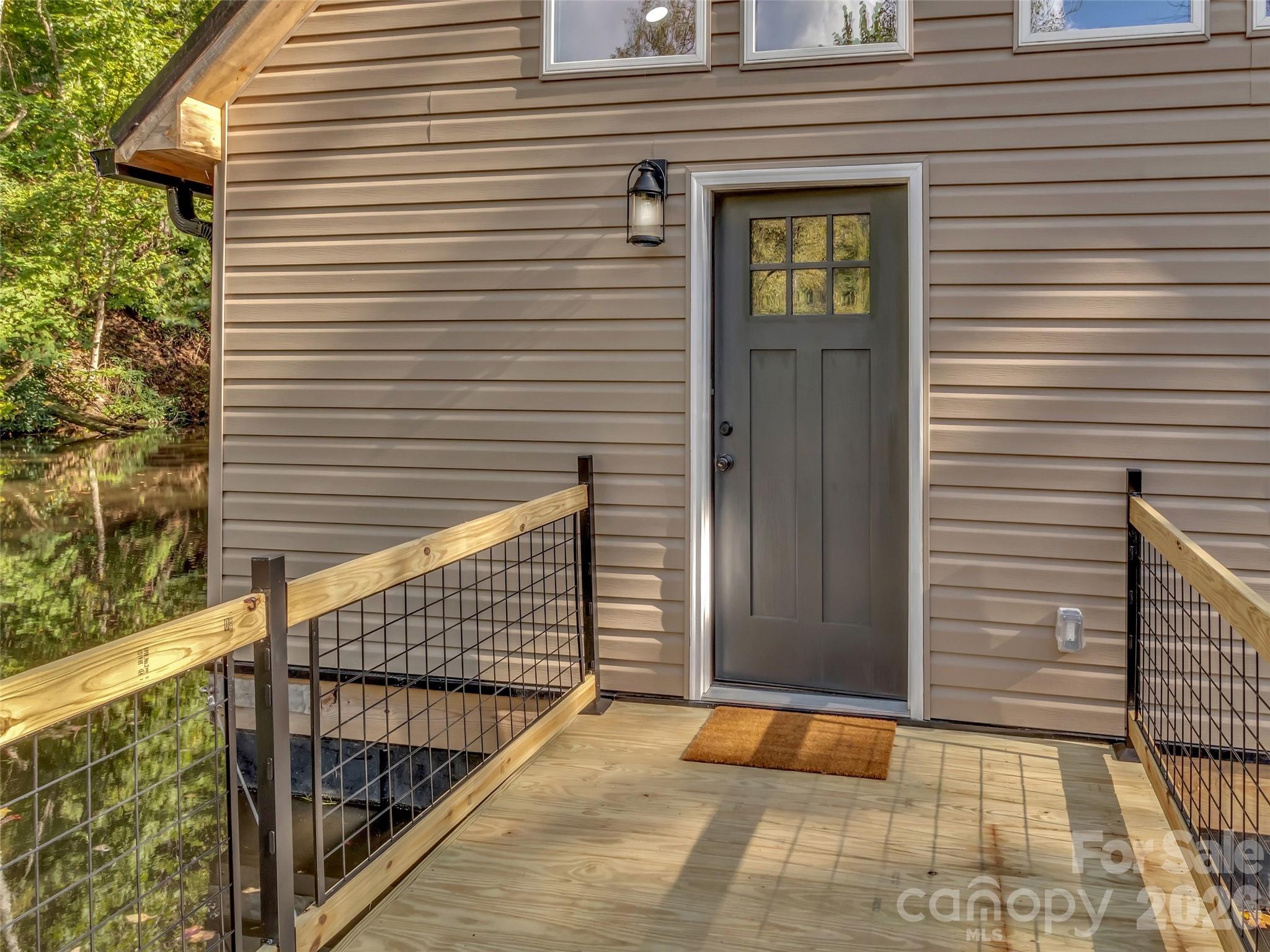535 Hemlock Loop