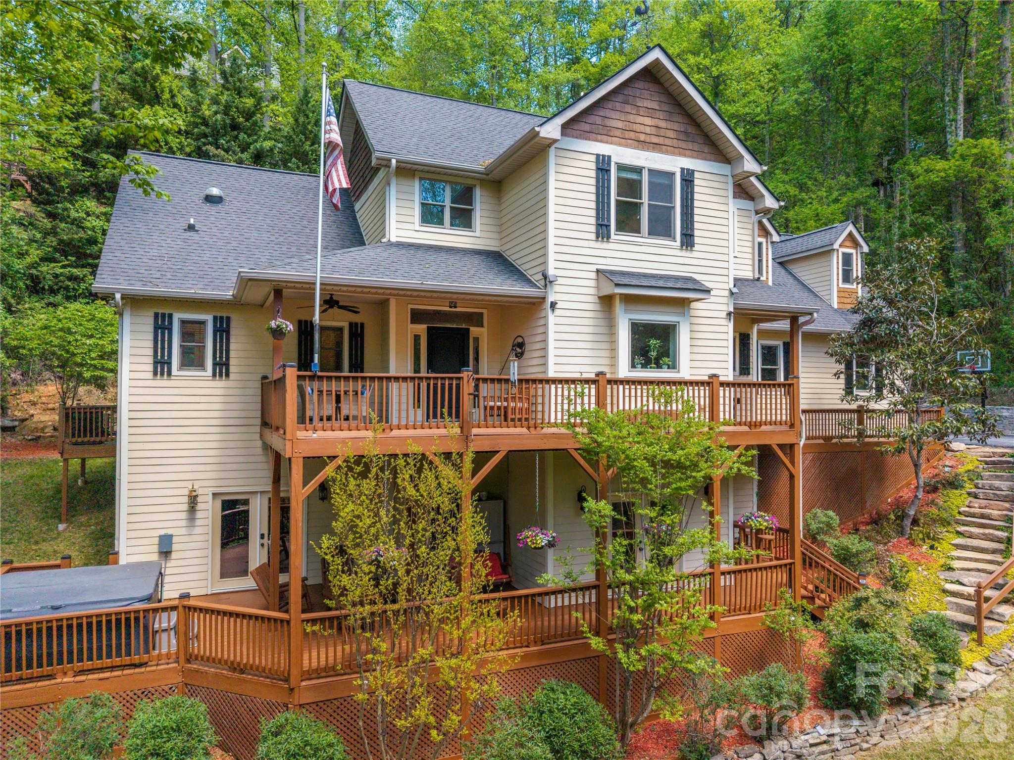 128 Churchill Downs Drive