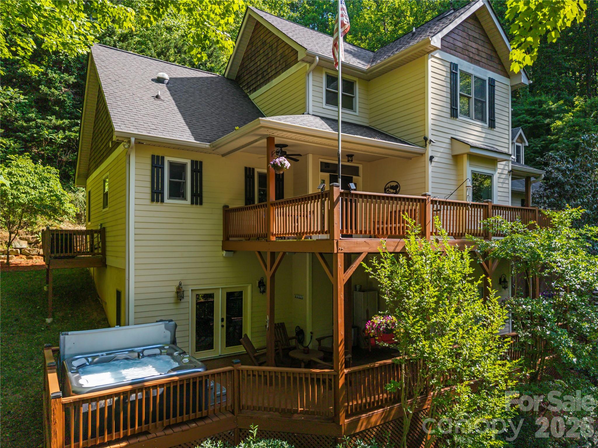 128 Churchill Downs Drive