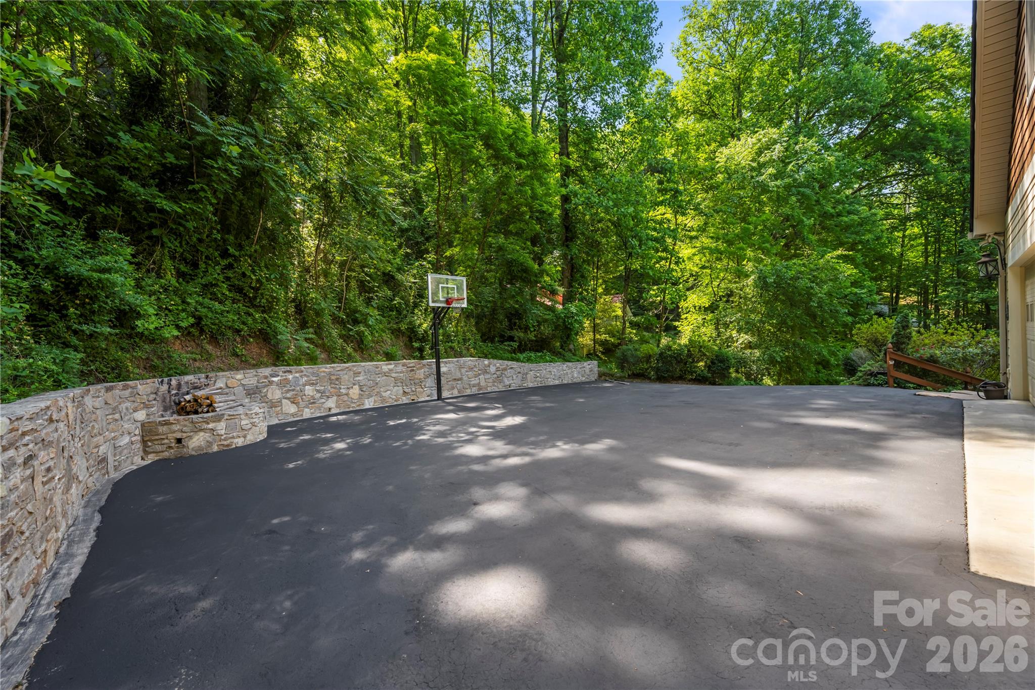 128 Churchill Downs Drive